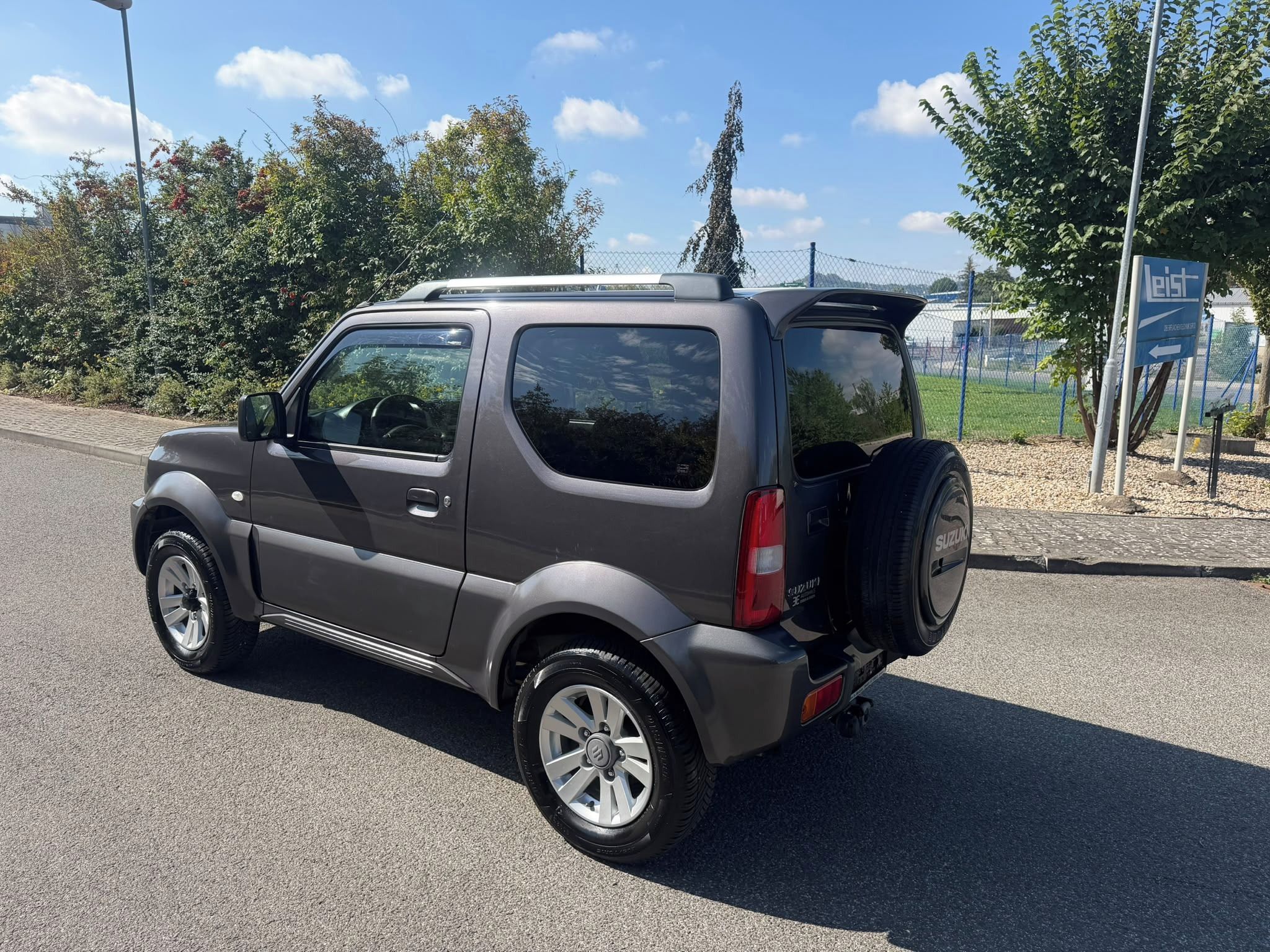 Suzuki Jimny, 1.3 63kW, 4x4, TAŽNÉ, KLIMA - fotka 2