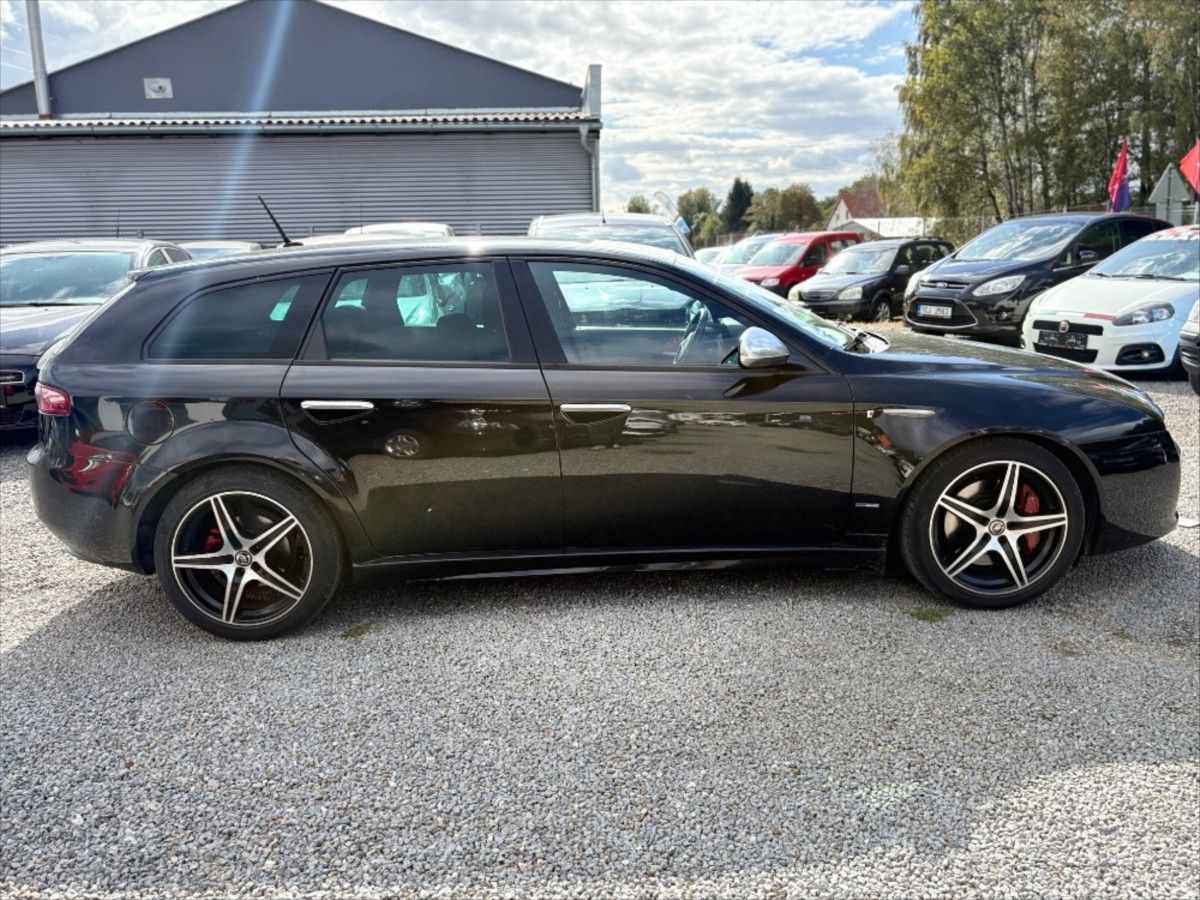 Alfa Romeo 159, 2,2 TI COMBI  136 kw - fotka 5