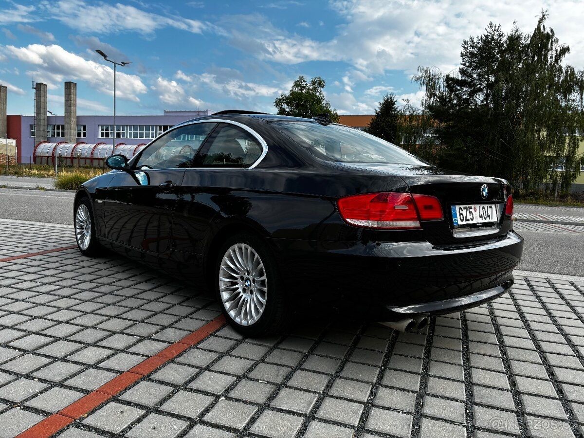 BMW Řada 3, BMW E92 325i - fotka 4