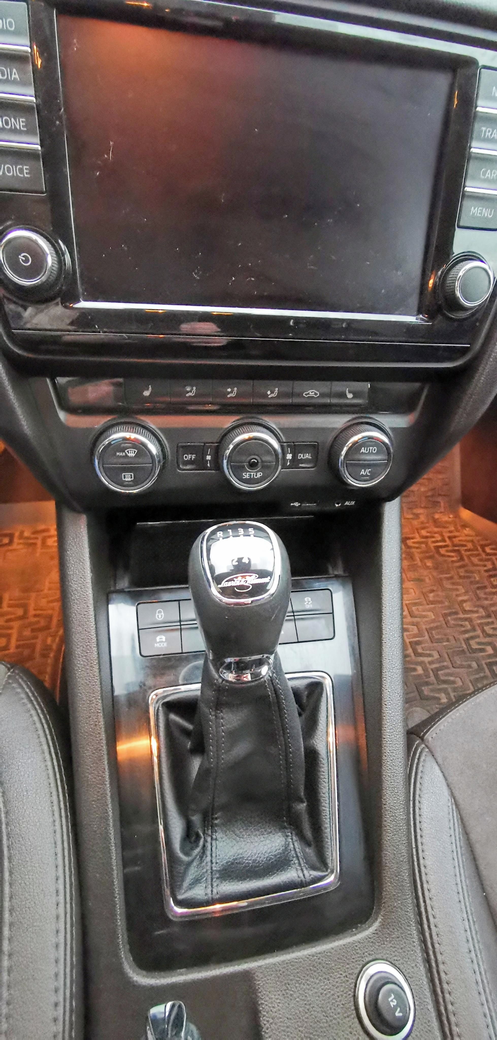 Škoda Octavia, Škoda Octavia III Combi4x4 L&K - fotka 5