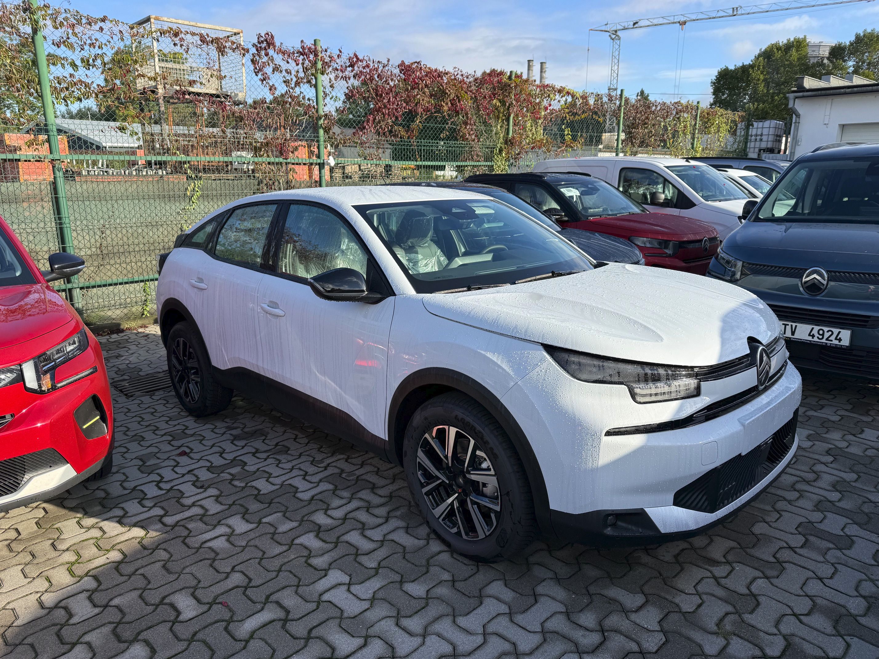 Citroën C4, PLUS Hybrid 145k Automatic - fotka 3