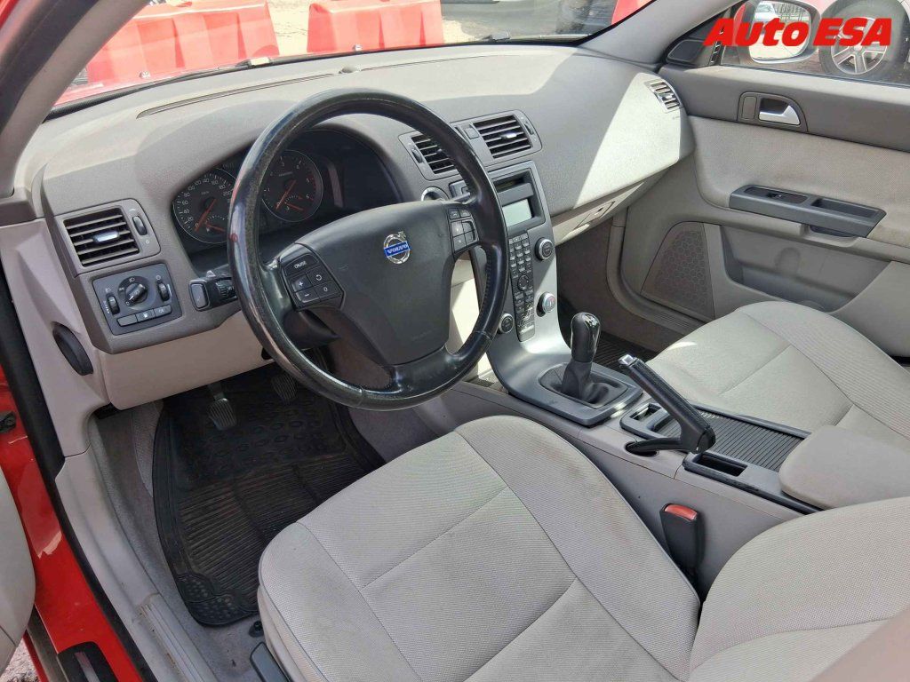 Volvo V50, 2.0 D3 - fotka 3