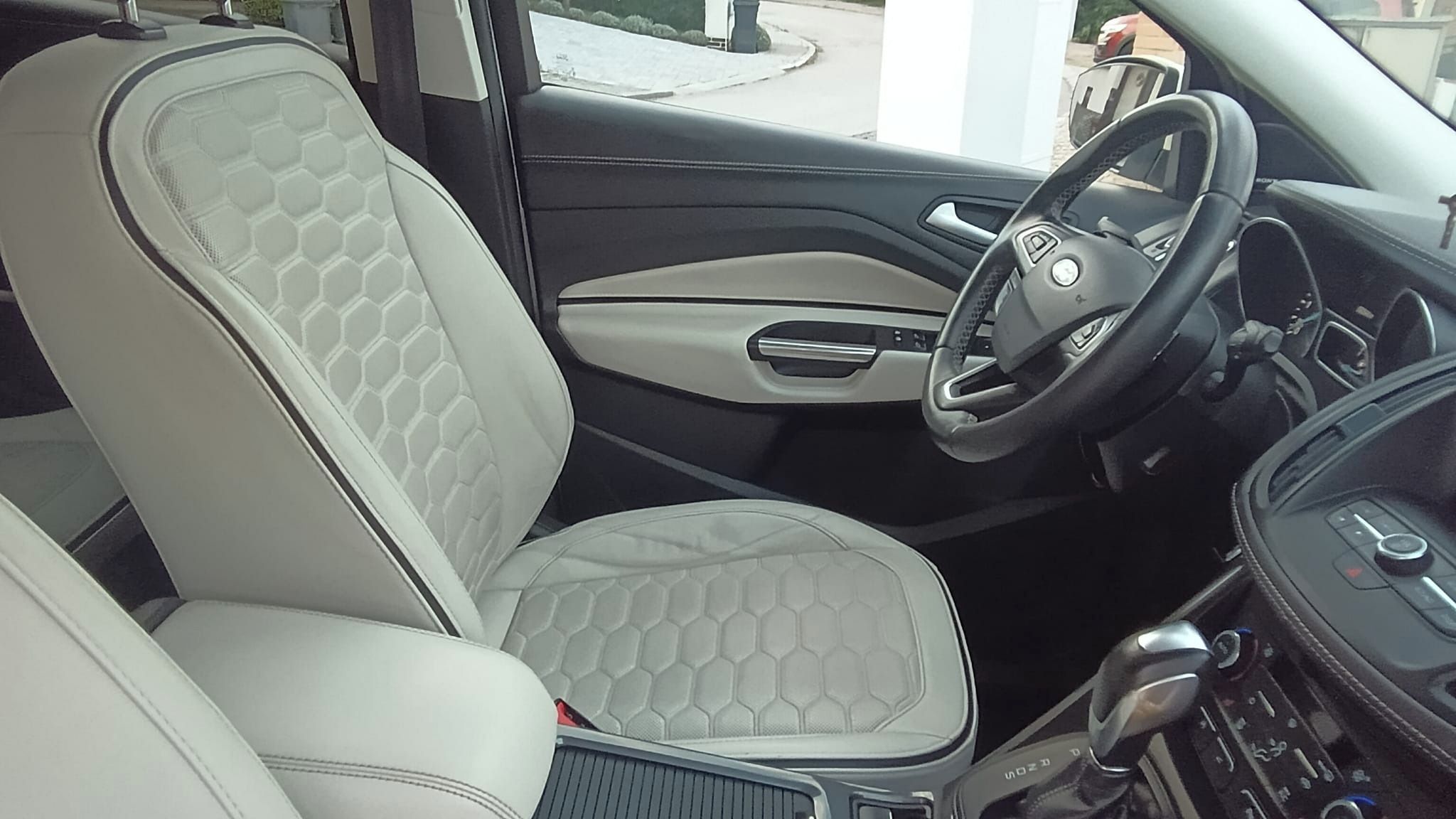 Ford Kuga, 4WD, 2.0 D, 132 kW, automat - fotka 3