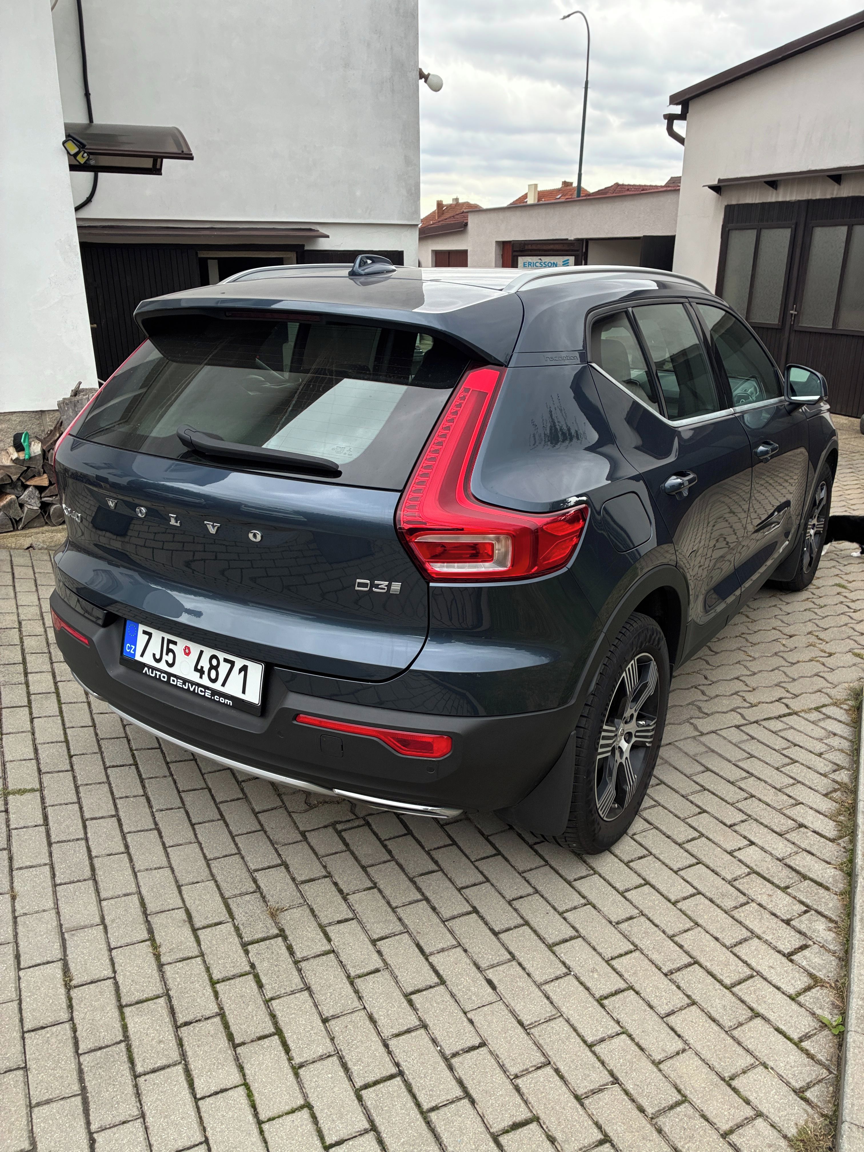 Volvo XC40, D3 2.0 D 110kw Inscription FWD - fotka 2