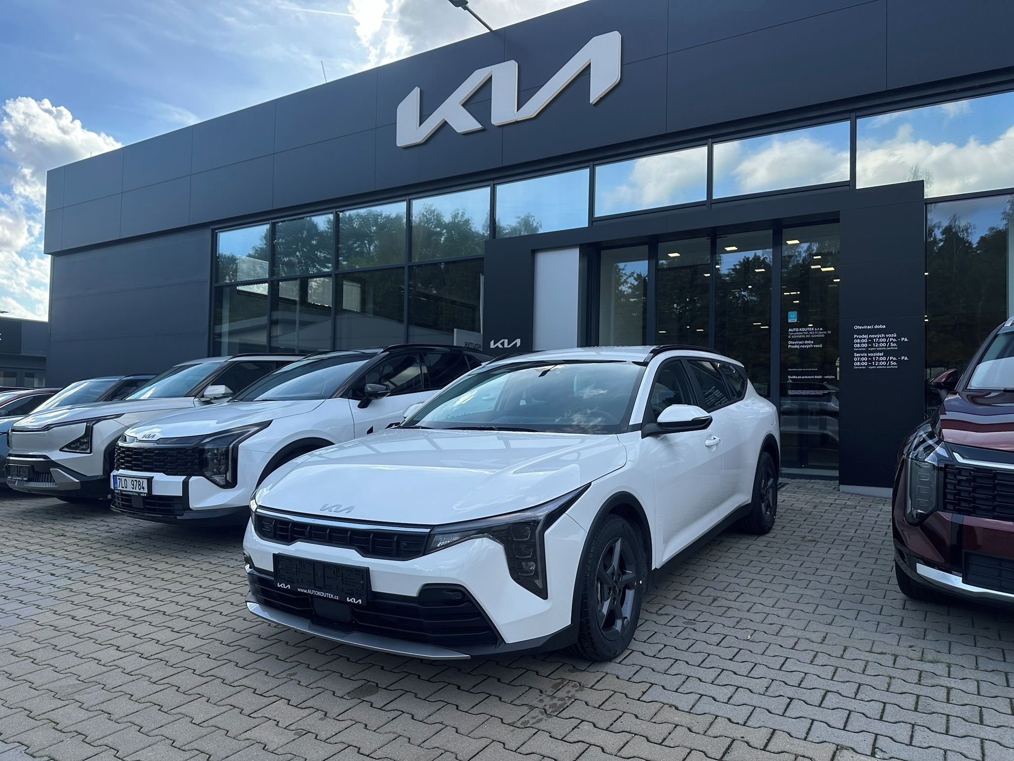 Kia K4, 1.0 T-GDi 7DCT 4X2 SPIN