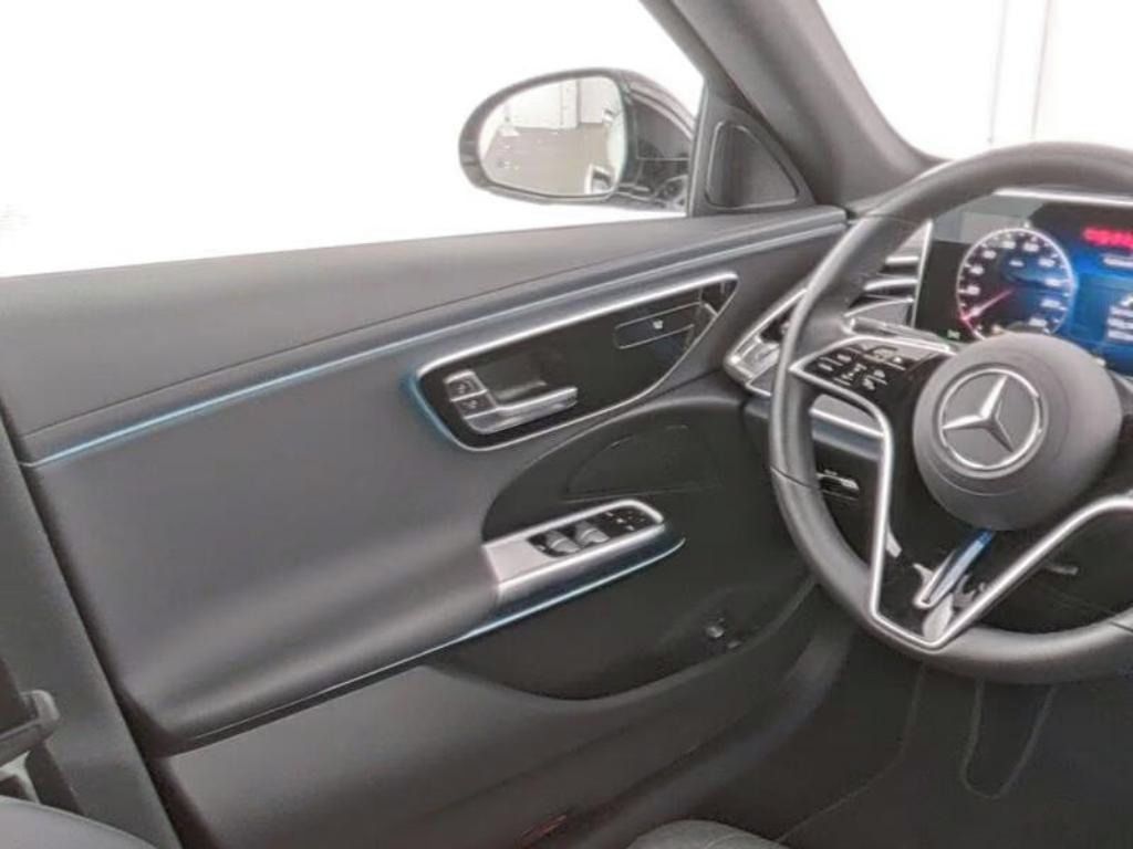Mercedes-Benz Třídy E, 300 e 4M Avantgarde*360°*Navi* - fotka 6