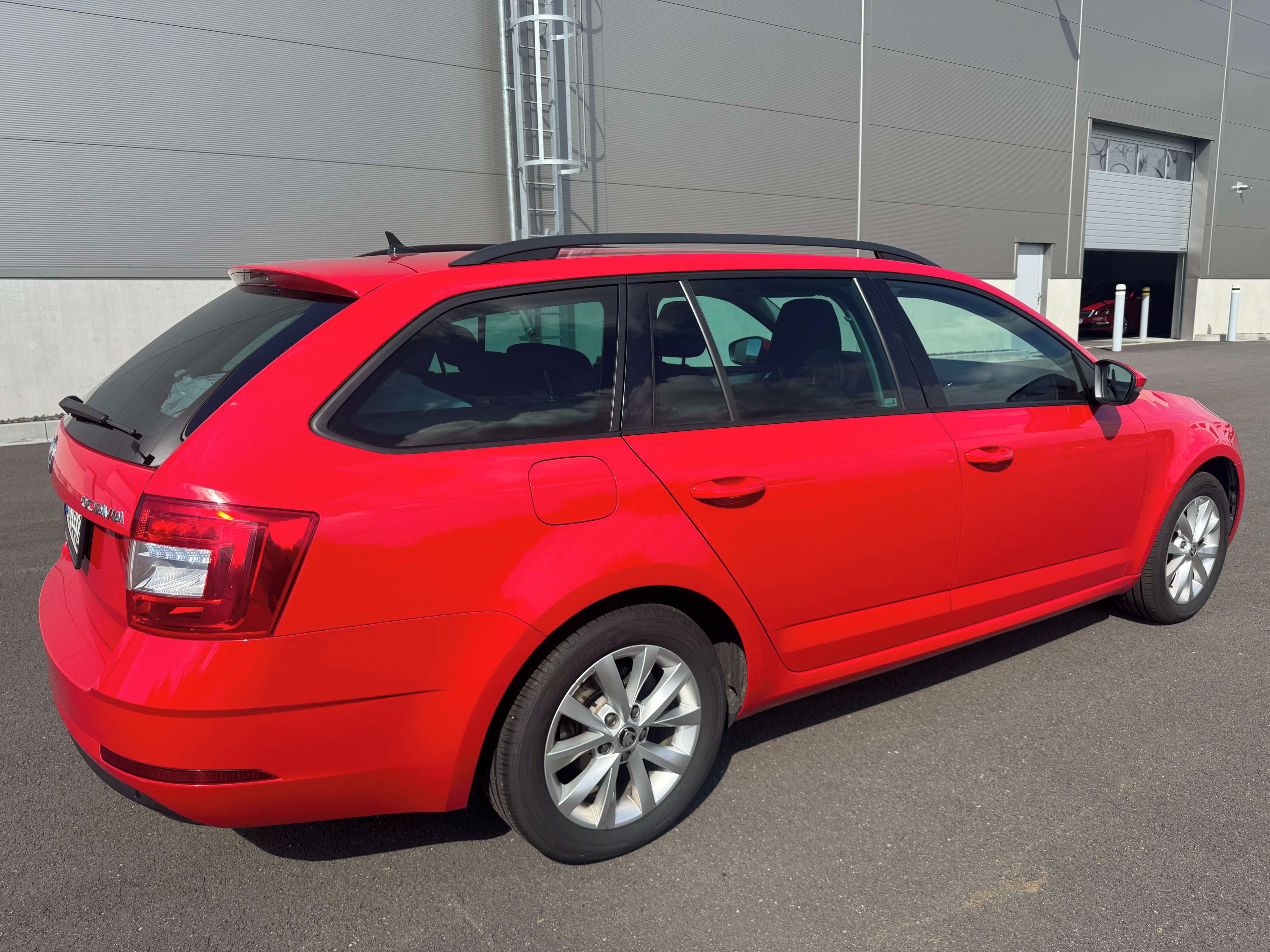 Škoda Octavia, 1.6TDI, Ambition,CZ 1. majitel - fotka 5