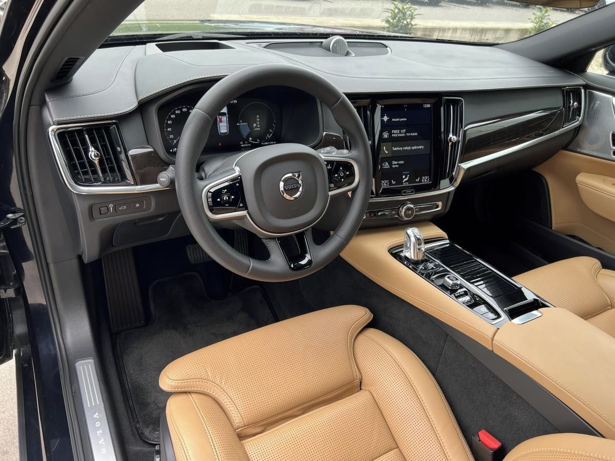 Volvo V90, T8 PHEV AWD Inscription AUT ČR - fotka 4