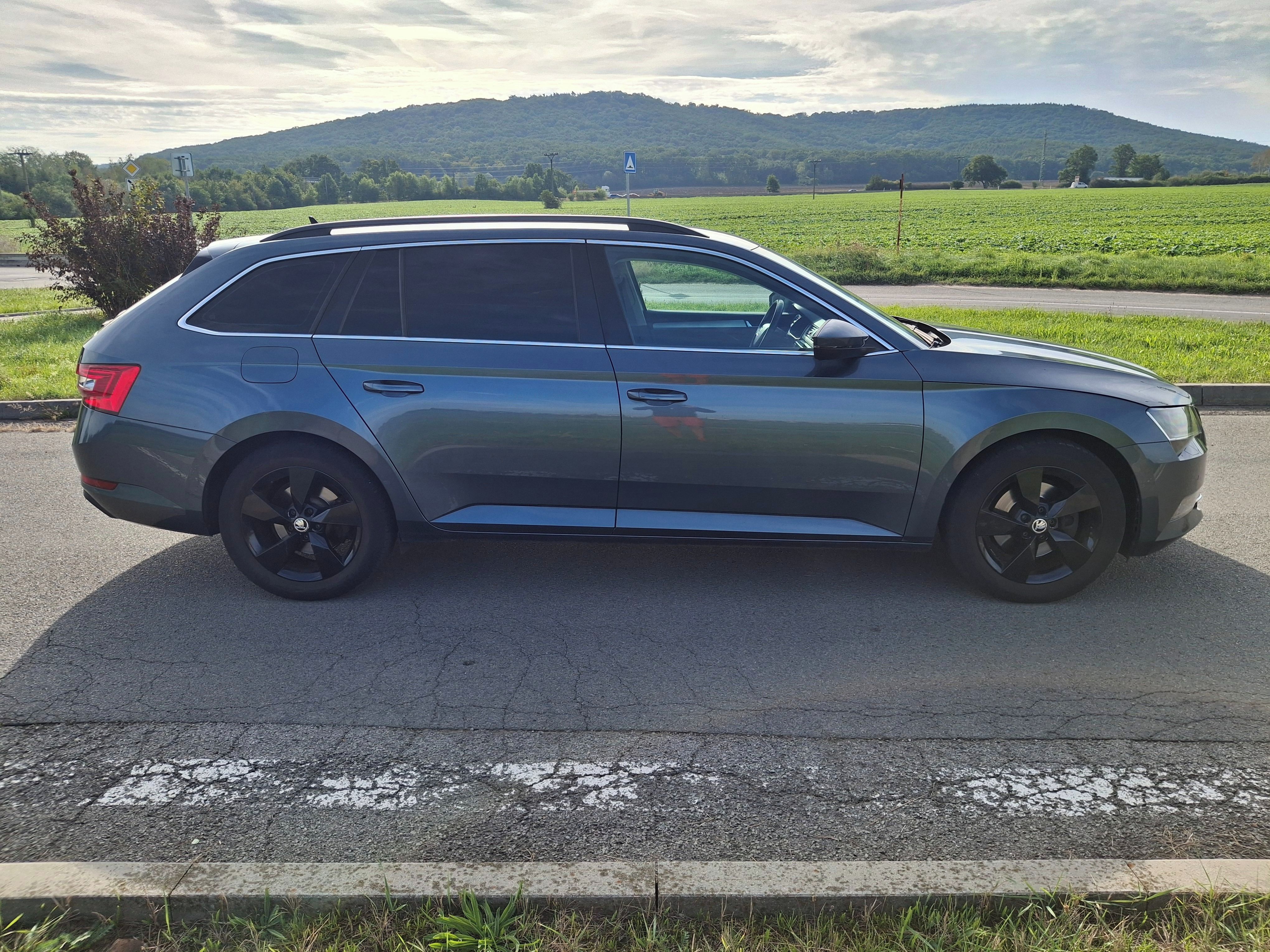 Škoda Superb, COMBI 1,6 TDI DIGIKLIMA ALU - fotka 4