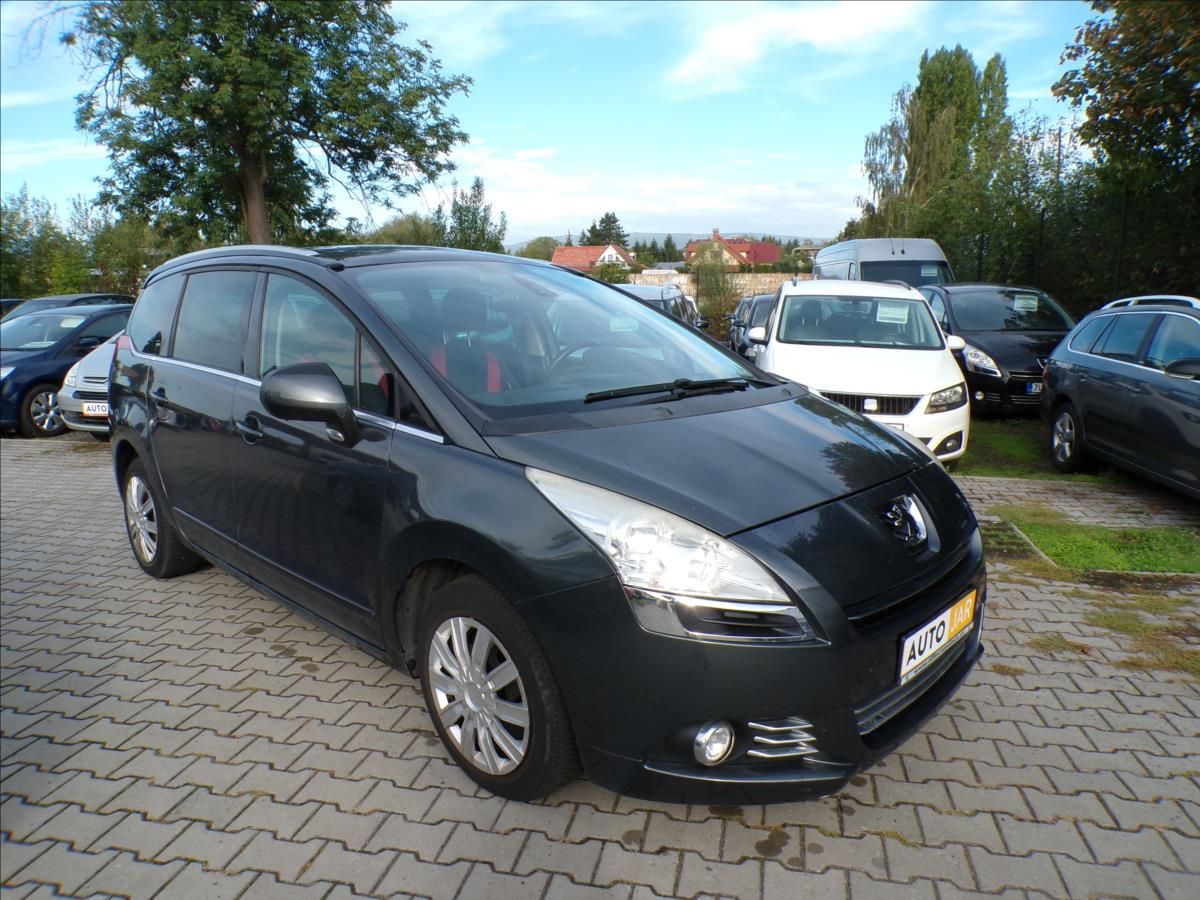 Peugeot 5008, 1,6 TURBO PANORAMA,TAŽNÉ ZAŘÍ
