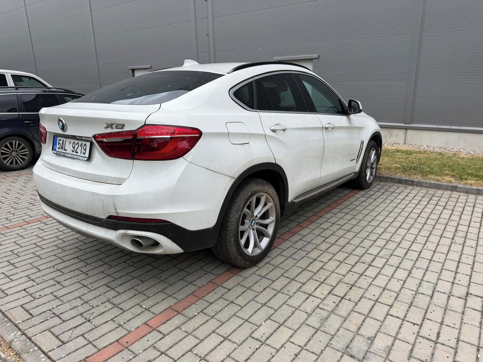 BMW X6 - fotka 6