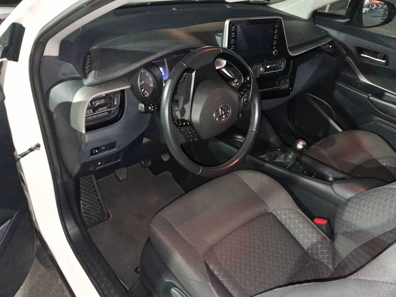 Toyota C-HR, 1.2 Turbo, Comfort, Serv.kniha - fotka 3