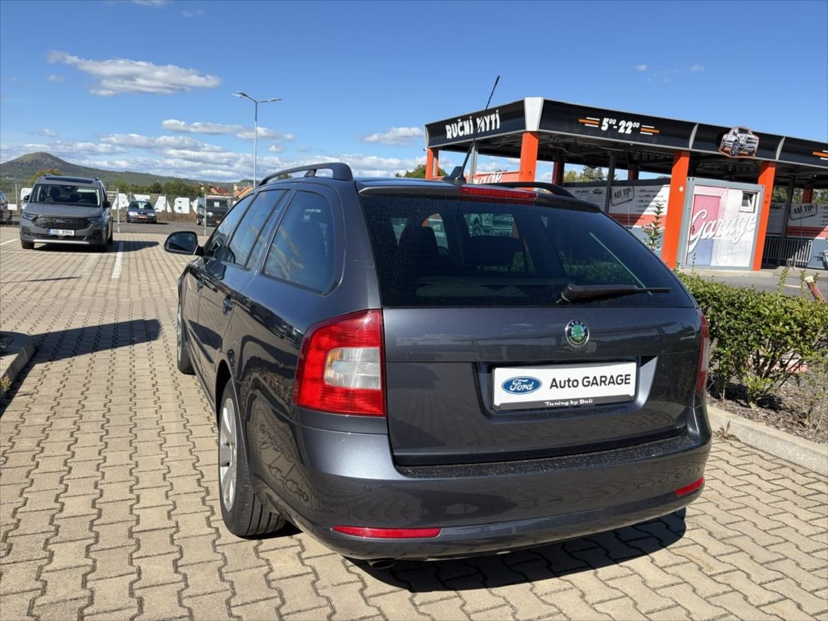 Škoda Octavia, 2,0 TDI  XENONY - fotka 6