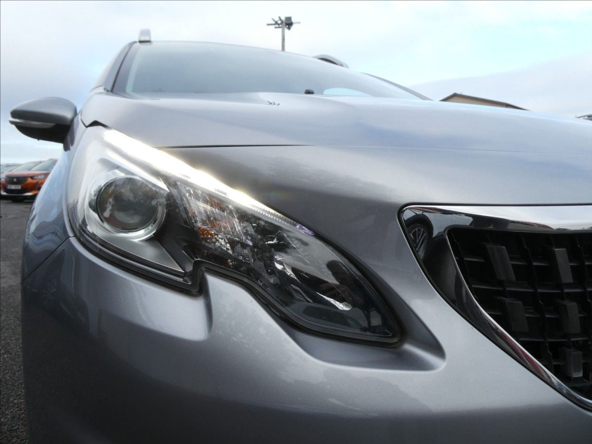 Peugeot 2008, 1,2 PureTech 81kW AUTOMAT, ČR - fotka 5