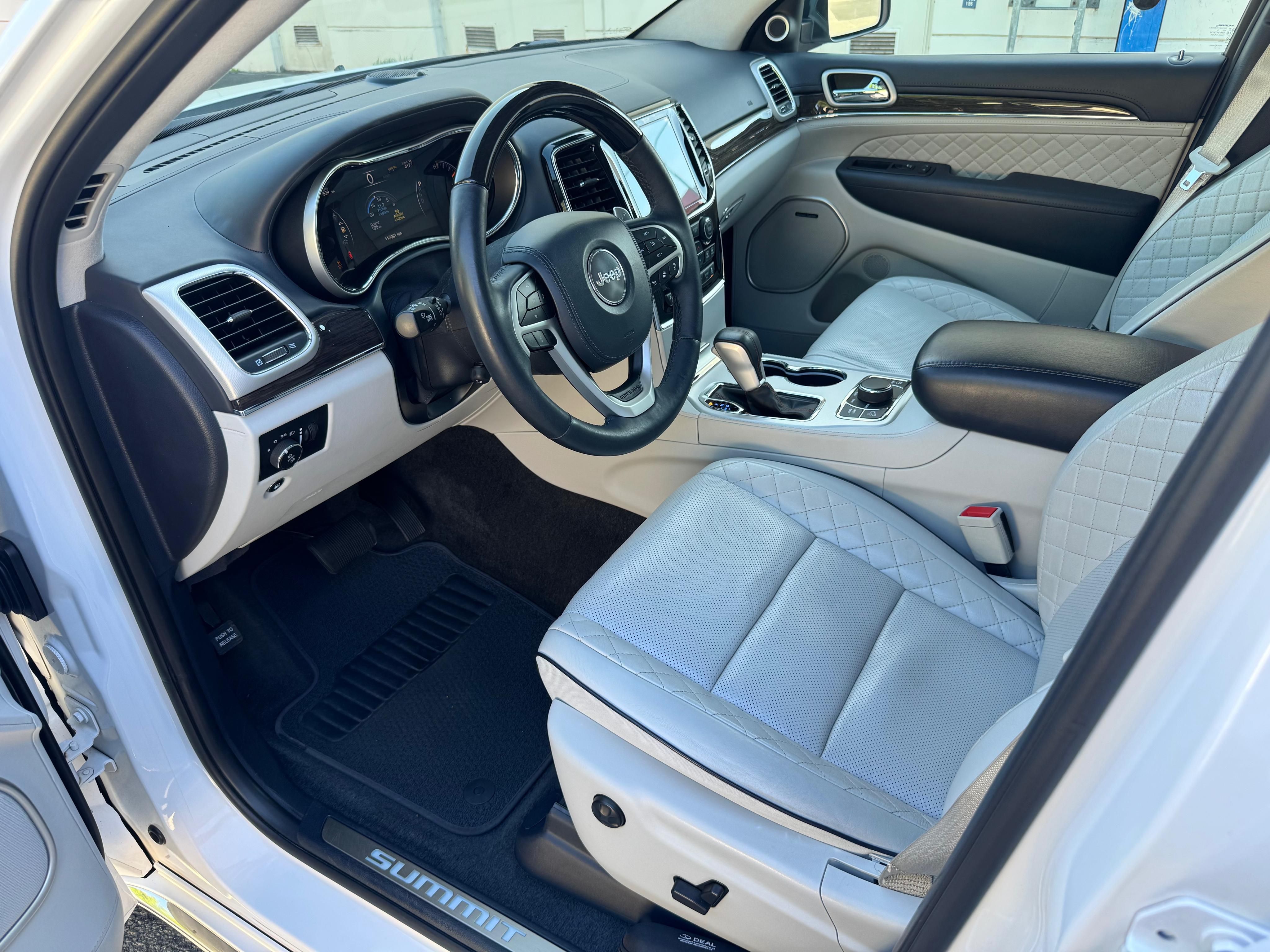 Jeep Grand Cherokee, Summit laguna platinum - fotka 4
