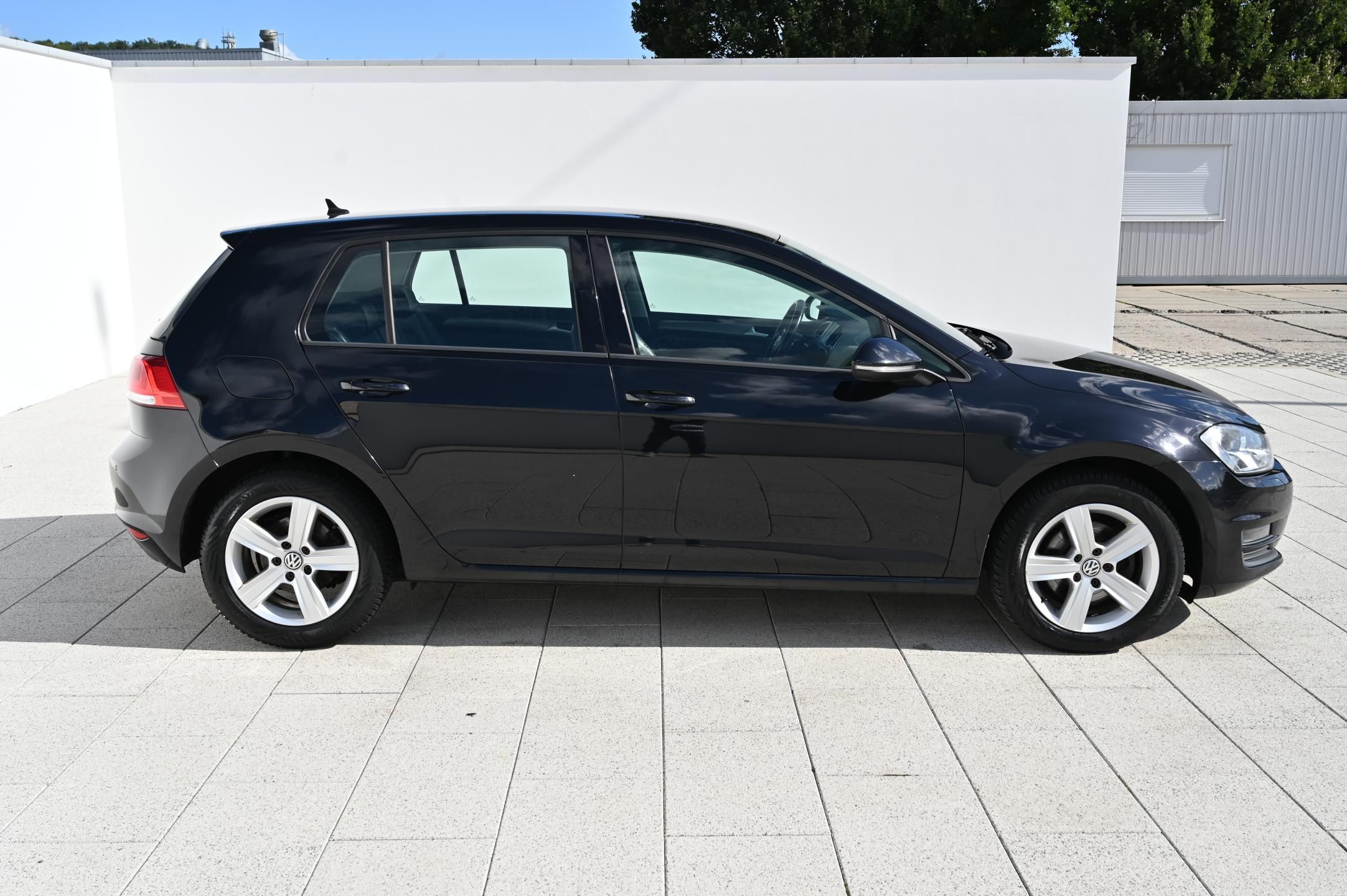 Volkswagen Golf, 2.0TDI 110KW Highline 2/2017 - fotka 5