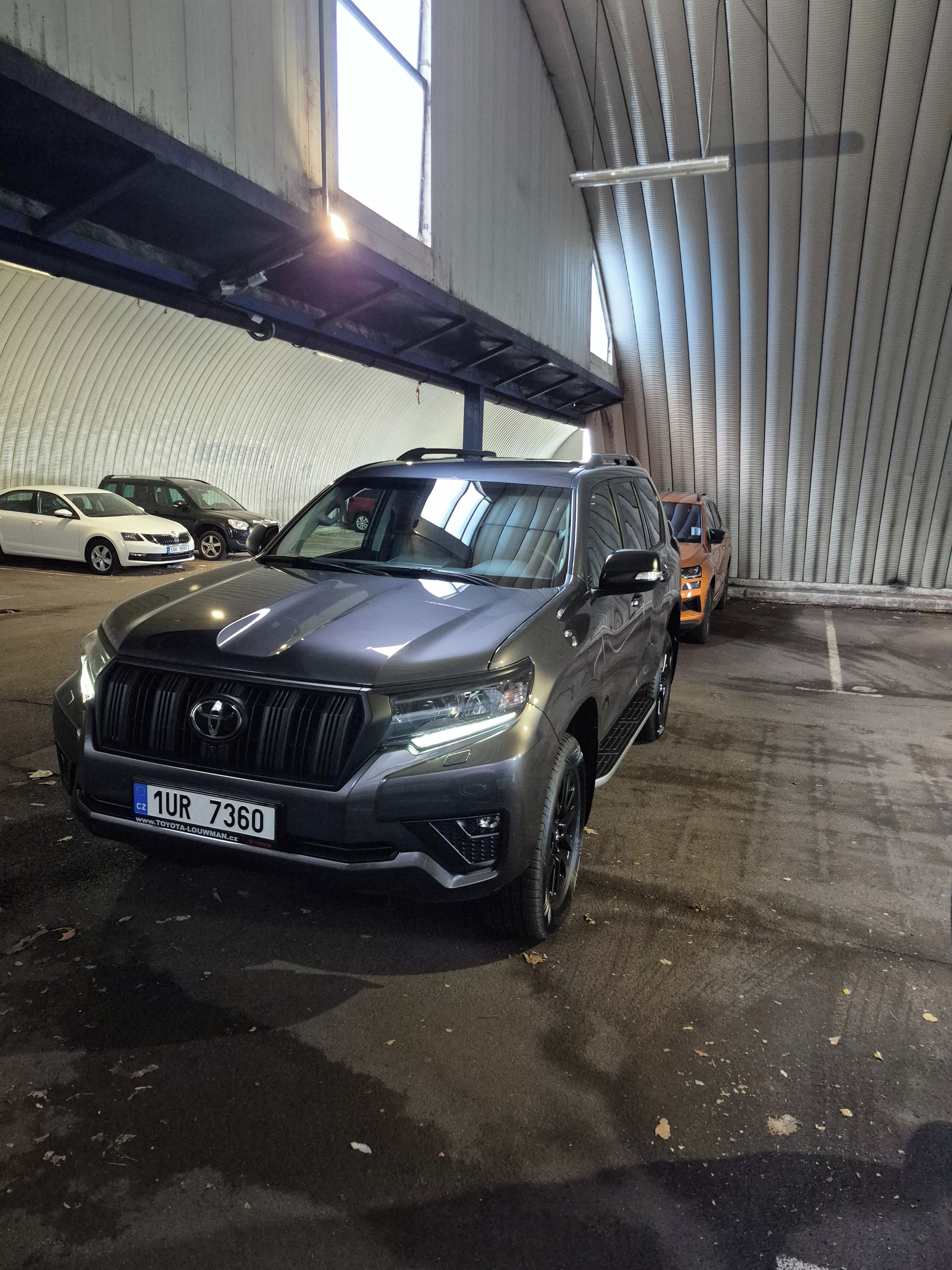 Toyota Land Cruiser, DPH ČR 1.maj 11/2023 29.tis km - fotka 3