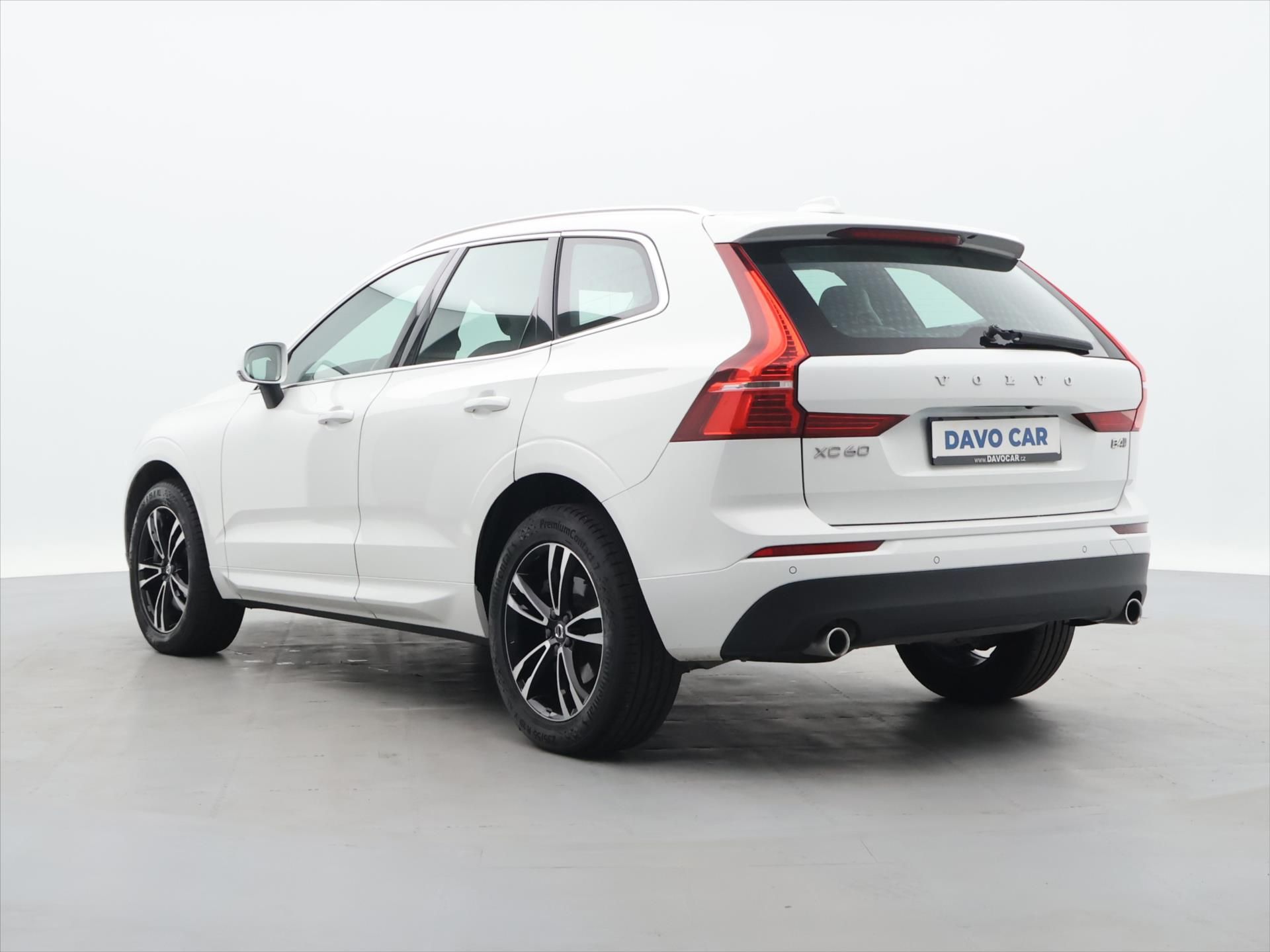 Volvo XC60, 2,0 B4 Drive-E MomentumPro AWD - fotka 5