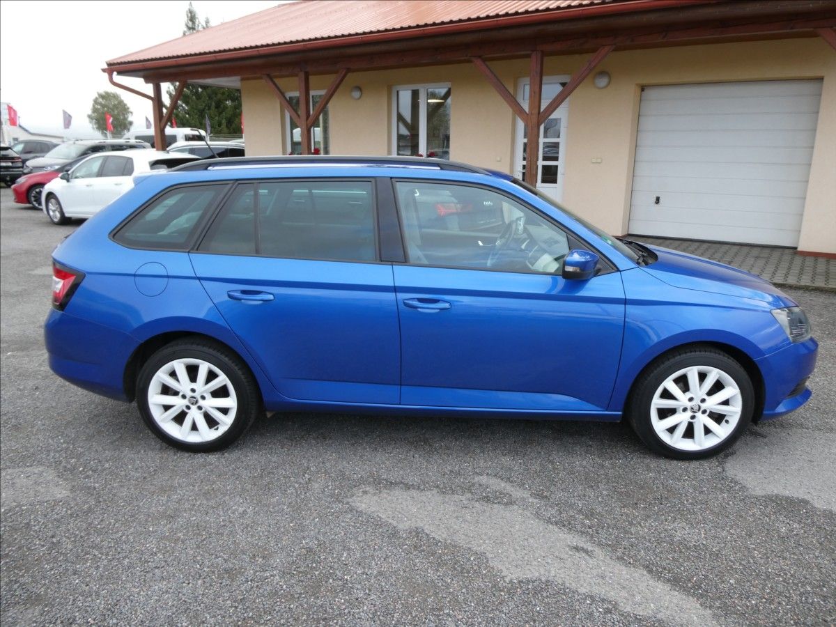 Škoda Fabia, 1,2 TSi 2xkola,auto klima,temp - fotka 2
