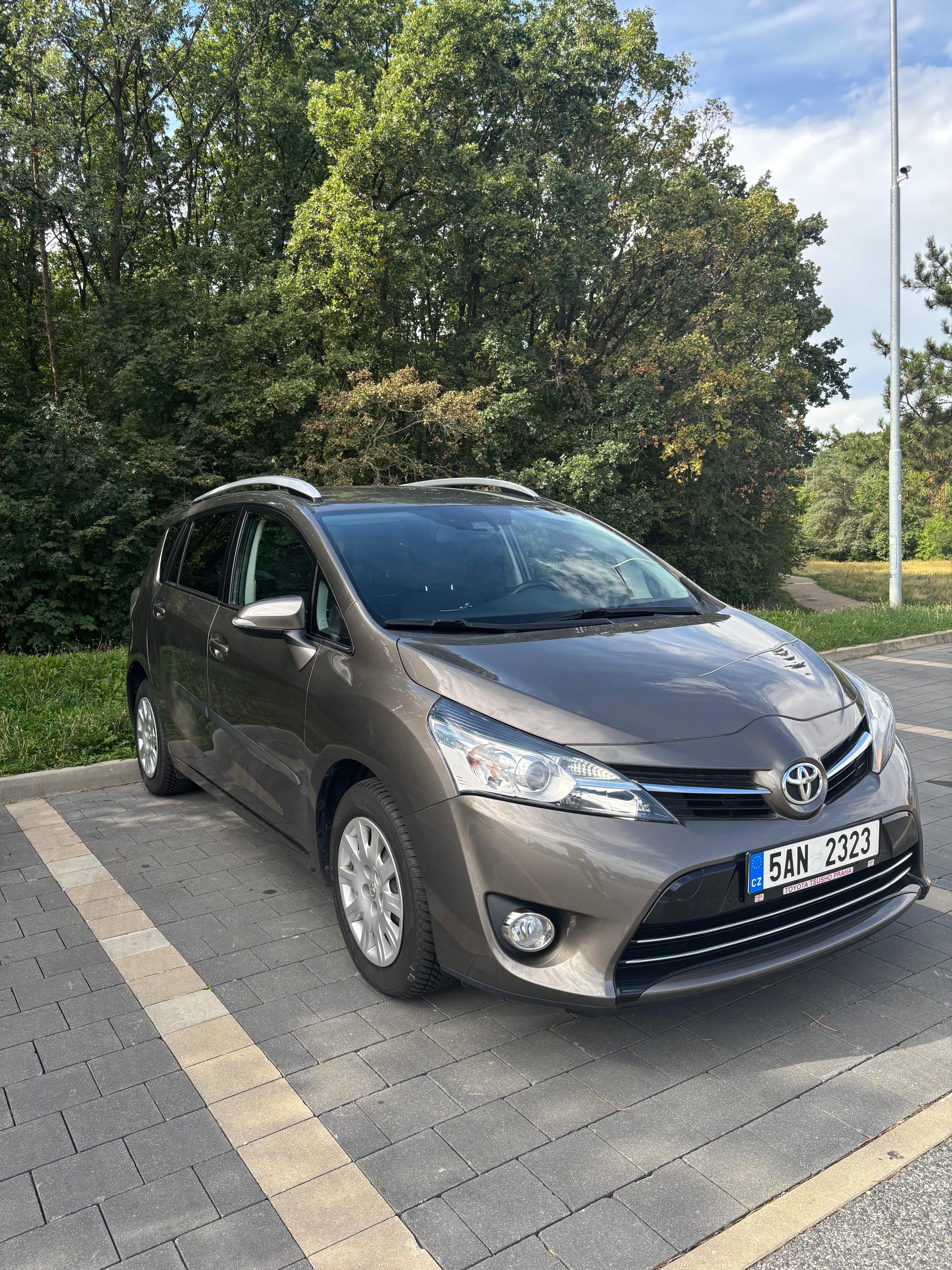 Toyota Verso, 1.8- 75 xxx km, 1. majitel ČR - fotka 2