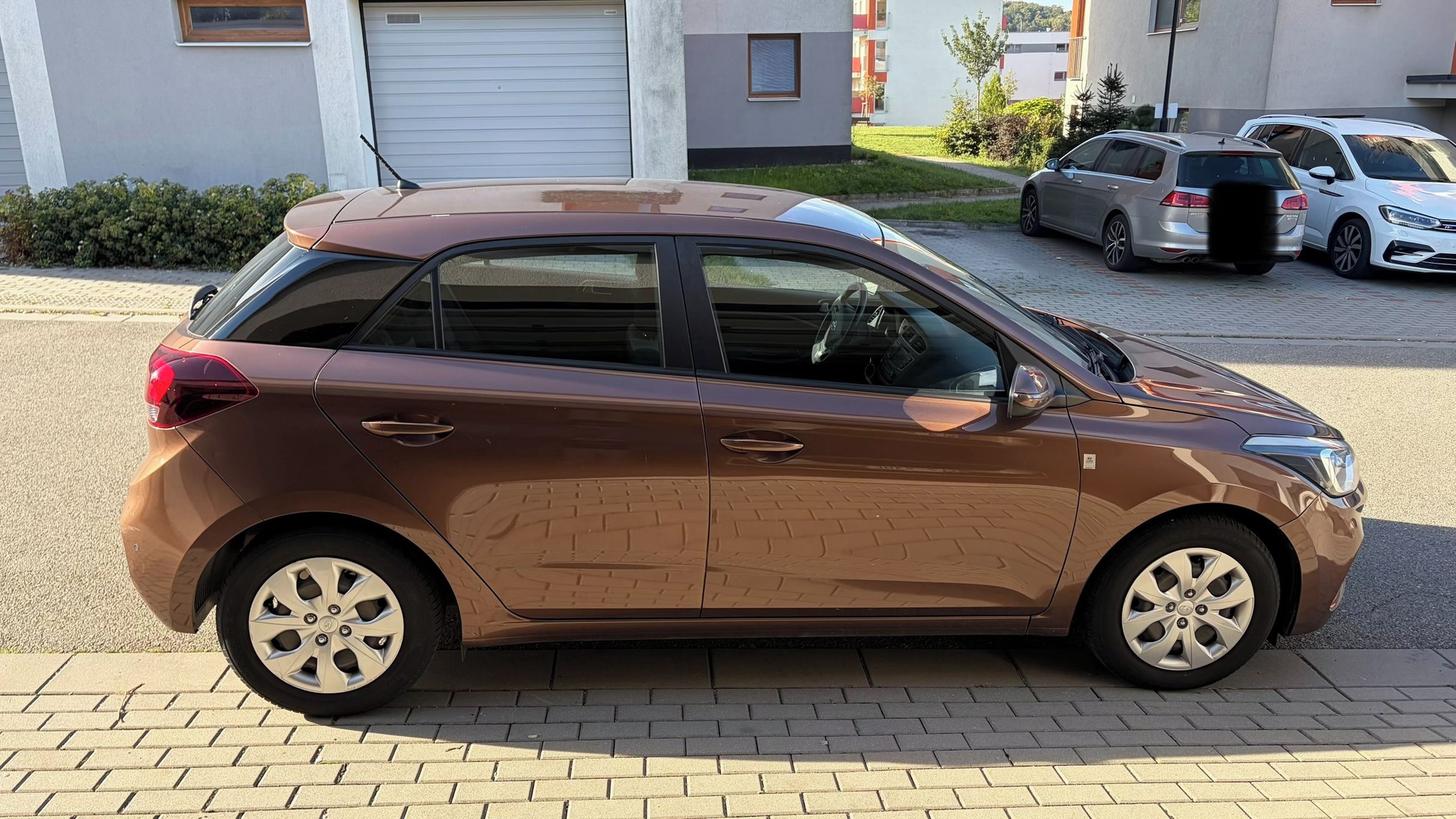 Hyundai i20, Hyundai i[telefon skryt] km) - fotka 2