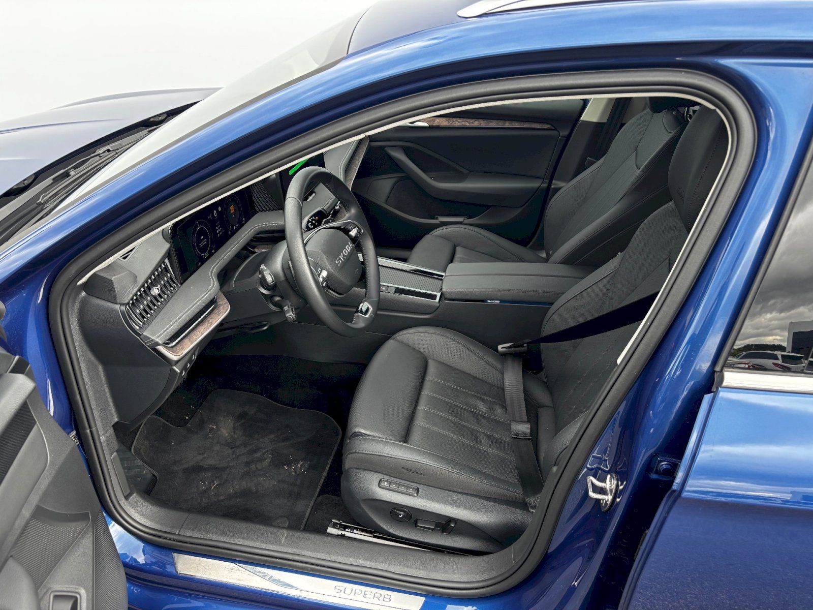 Škoda Superb, Laurin & Klement 1.5 TSI iV / - fotka 6