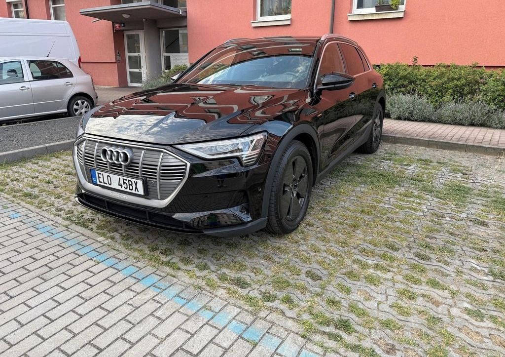 Audi e-tron, 50 quattro