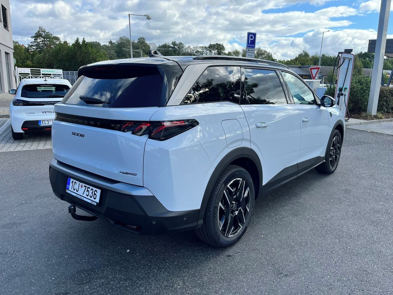 Peugeot 5008, GT Hybrid 145 e-DCS6 - fotka 4