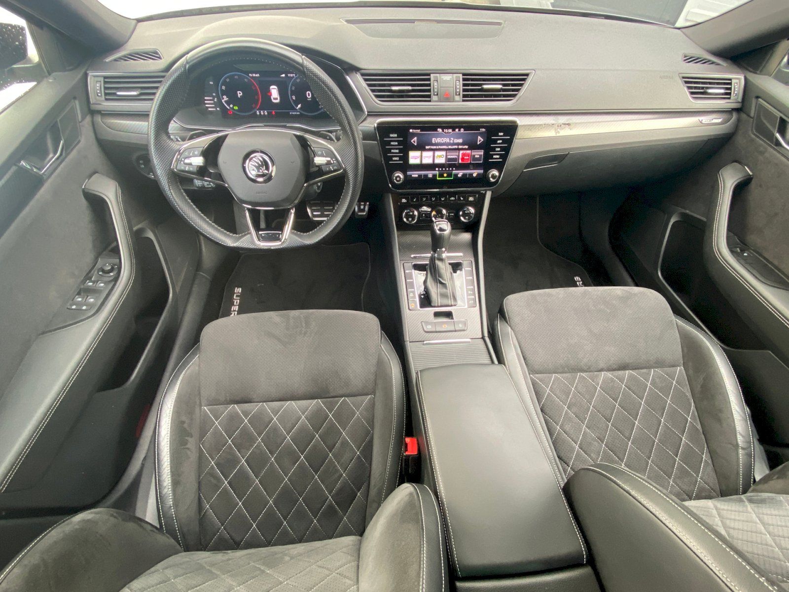 Škoda Superb, Combi SportLine 2.0 TDI 110 kW - fotka 5