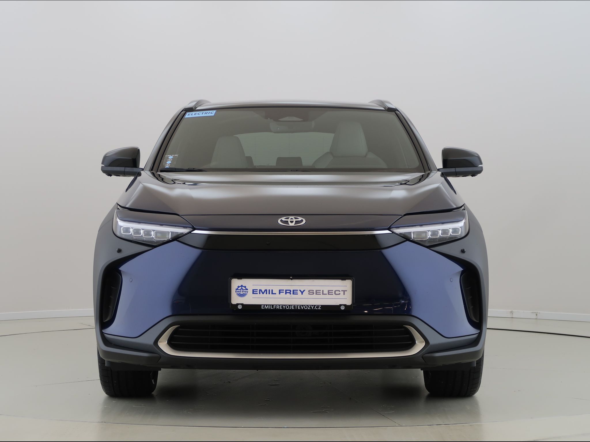 Toyota bZ4X, Executive,4x4,97.5%SOH,CZ,1Maj - fotka 2
