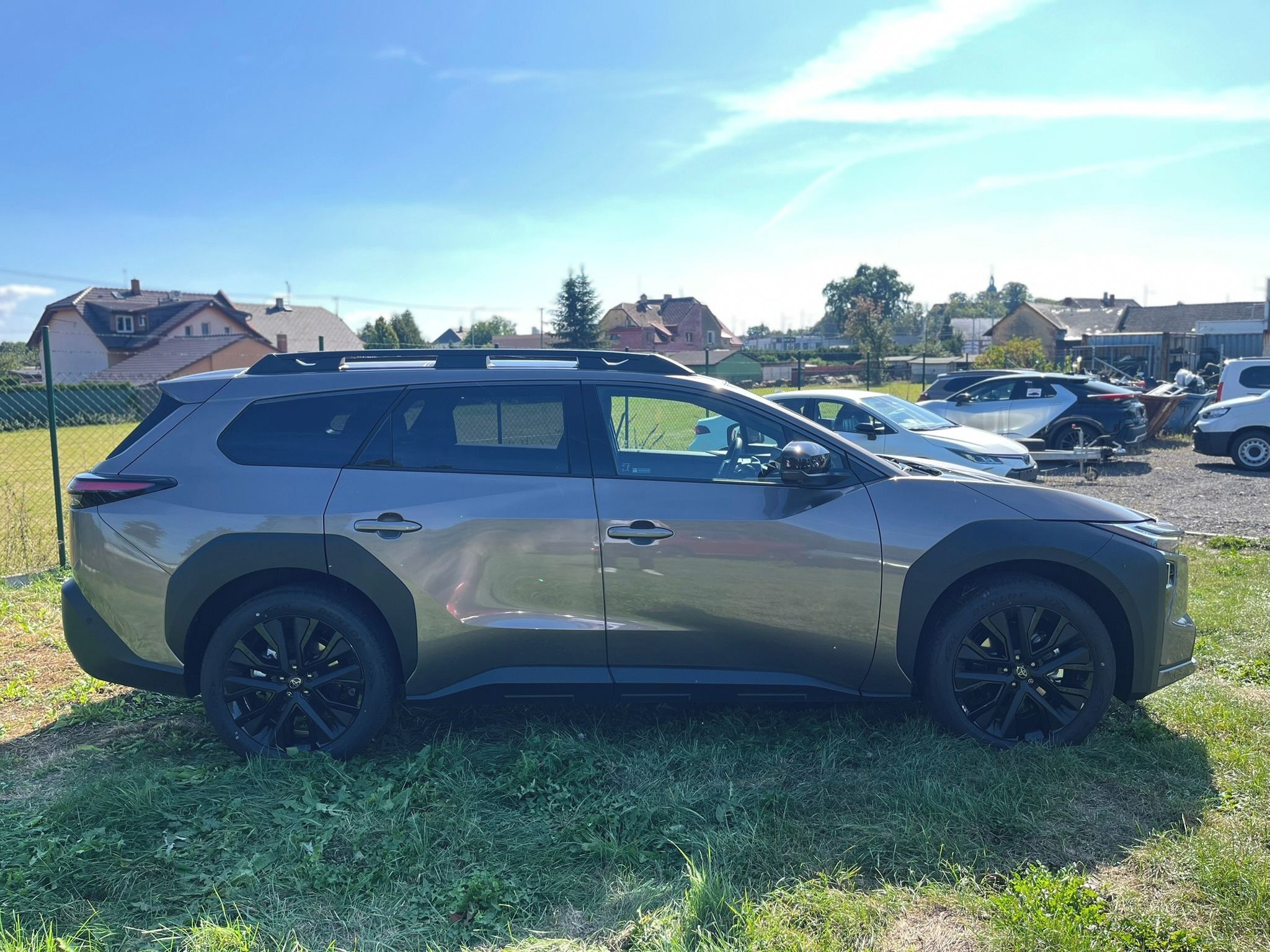 Toyota bZ4X, 380K BEV 74,7 kWh Executive - fotka 4
