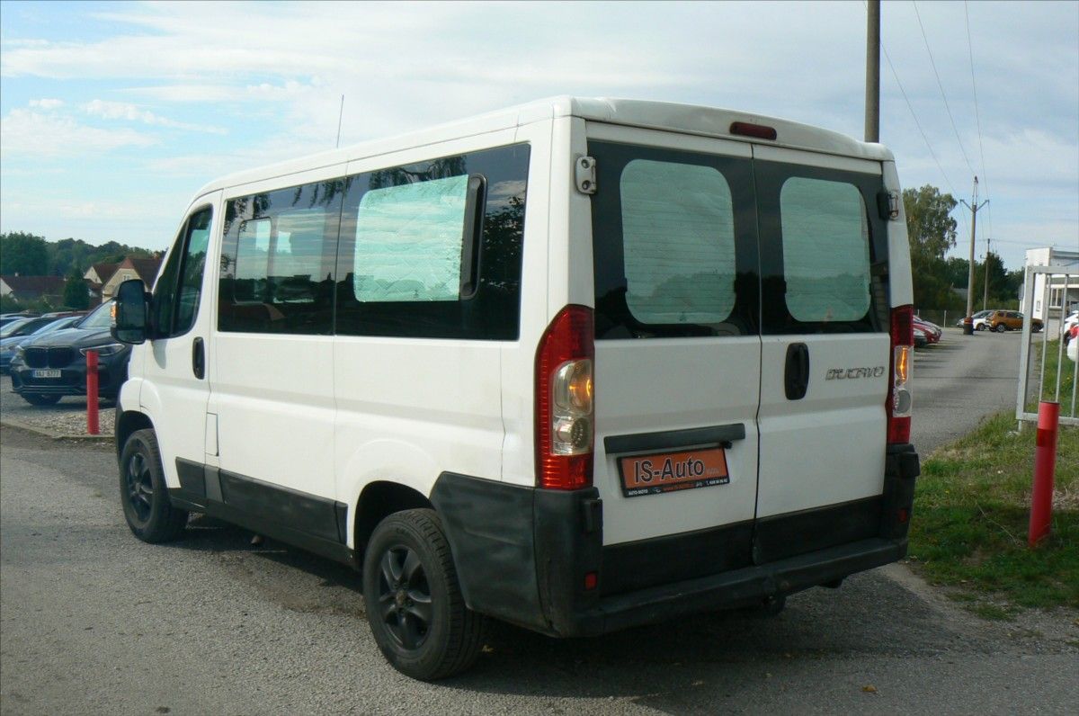 Fiat Ducato, 2,3 JTD- 9 míst -1 lůžko - fotka 4