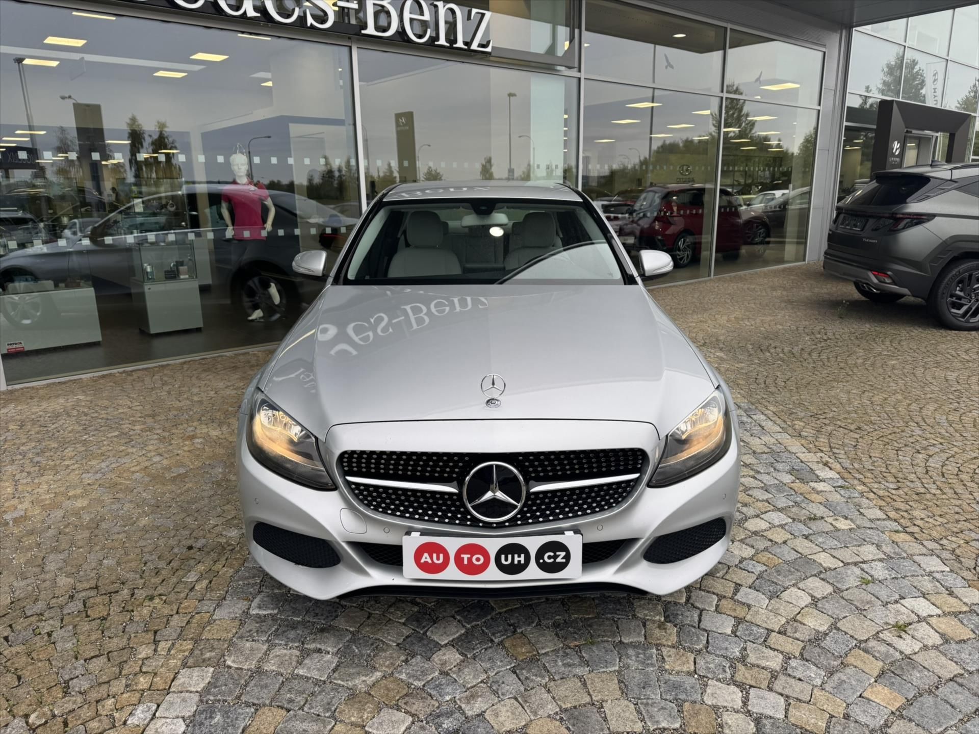 Mercedes-Benz Třídy C, C 180 - fotka 3