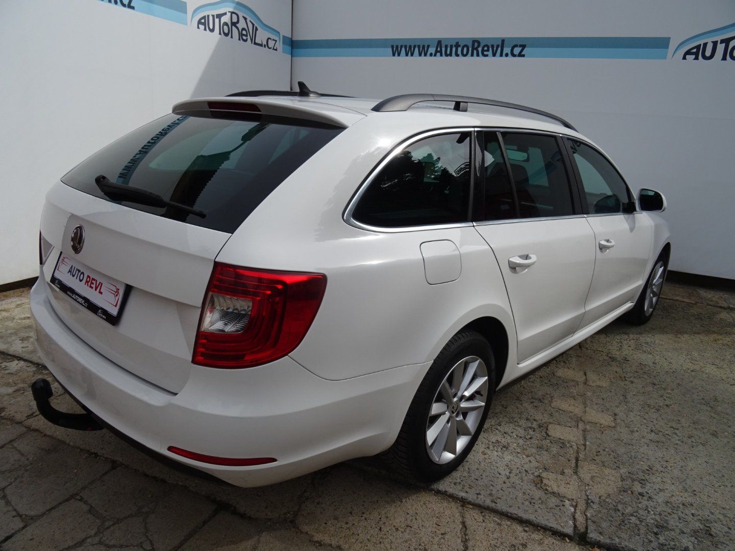 Škoda Superb, 2.0TDi,103kW,1maj,S.kni,navi - fotka 4