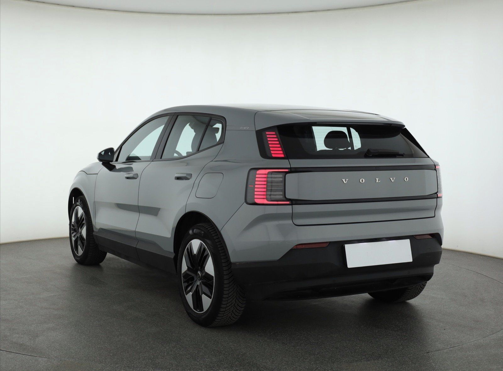 Volvo EX30, 51kWh Single Motor, SoH 97% - fotka 4