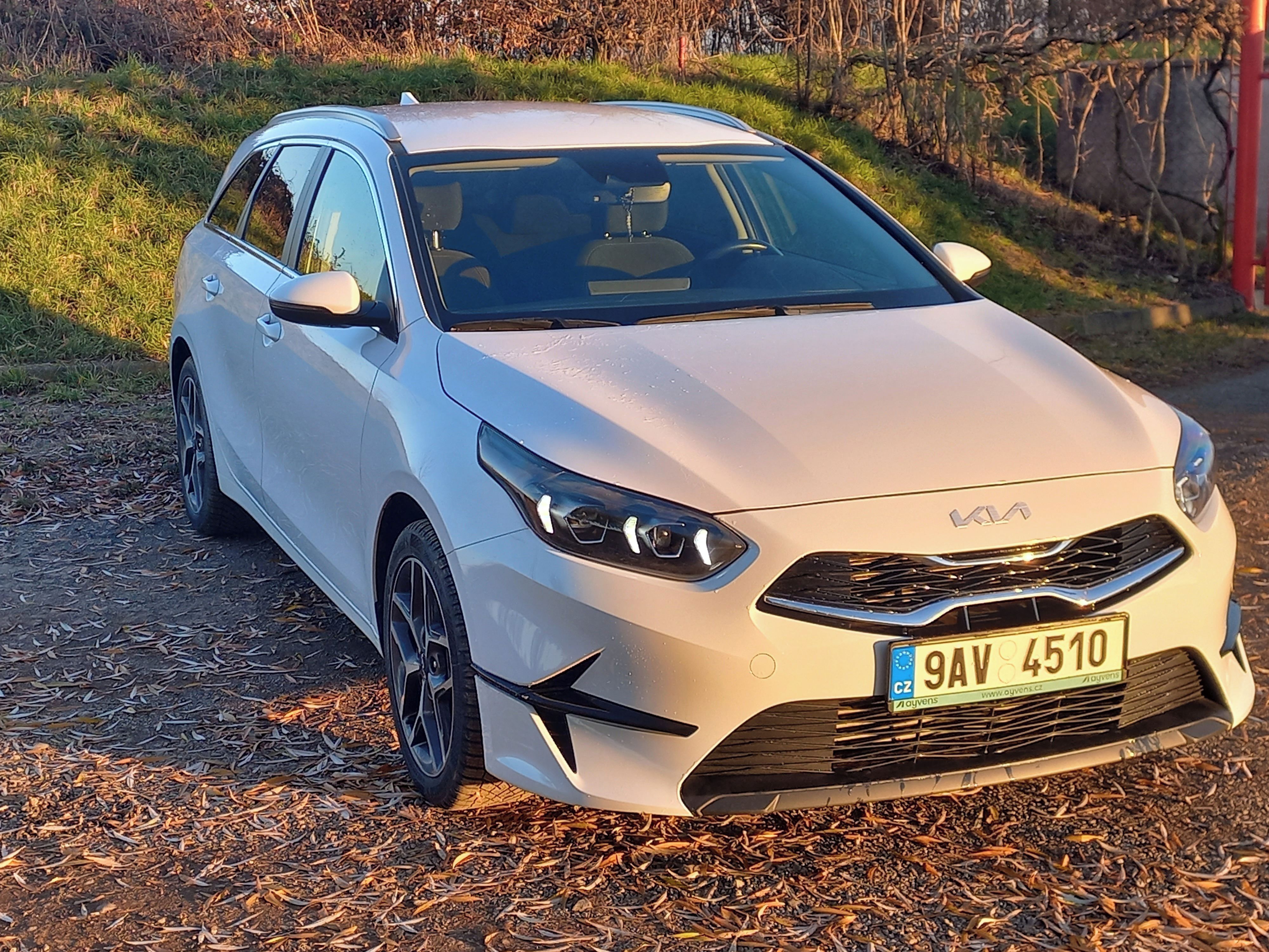 Kia Cee´d SW, 1.5T-GDi 118kW TOP,LED,AUTOMAT - fotka 2