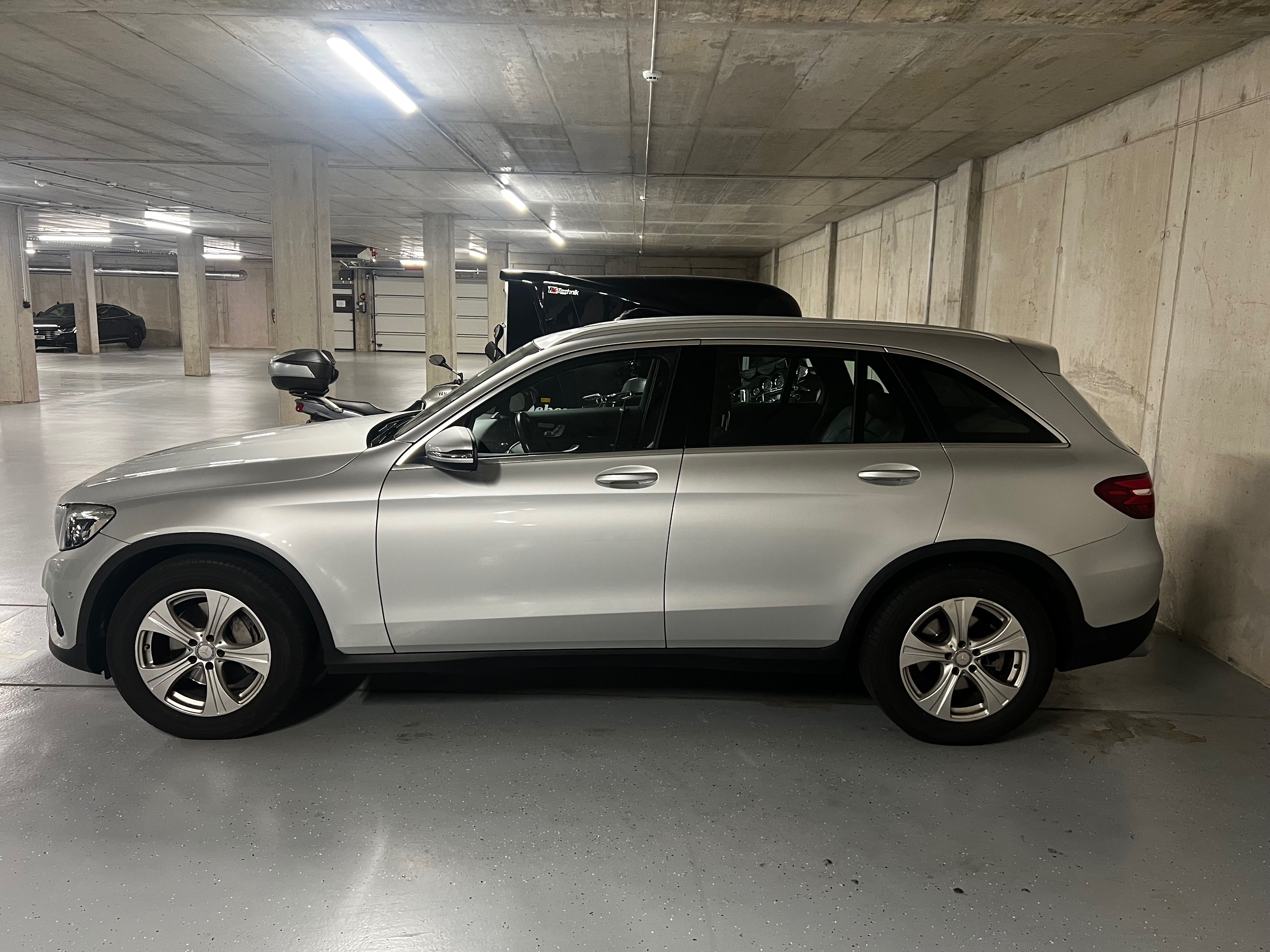Mercedes-Benz GLC, 220d 4MATIC, garážované - fotka 4