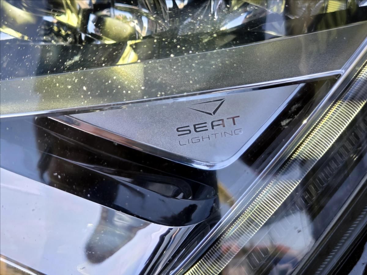 Seat Ateca, 1,6 TDi STYLE, SERV.KN. 1.maj - fotka 5