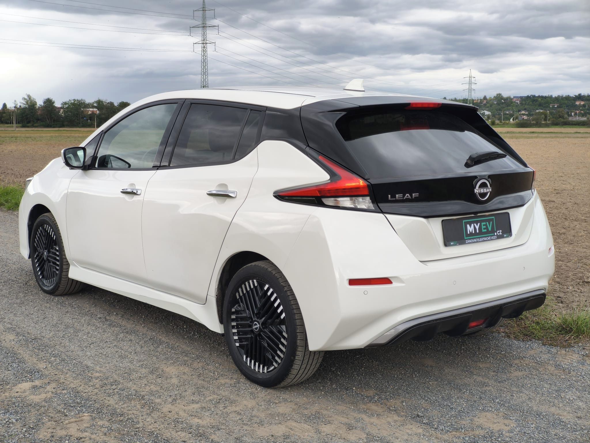 Nissan LEAF, 62kWh, N-CONNECTA LED SOH 91% - fotka 5