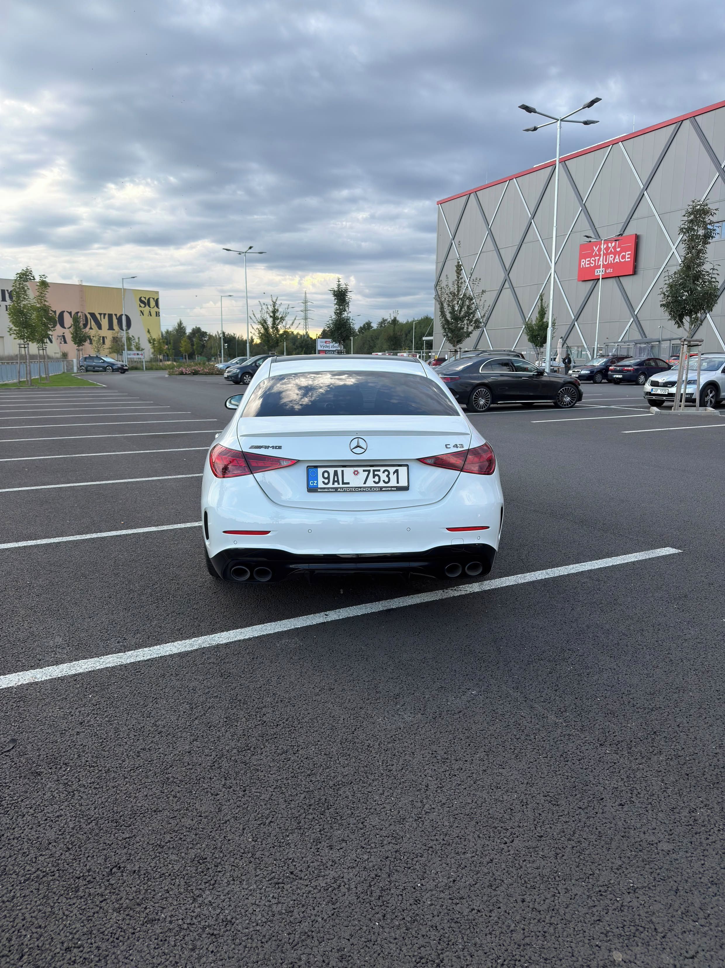 Mercedes-Benz Třídy C, AMG C43 4MATIC+ - fotka 3