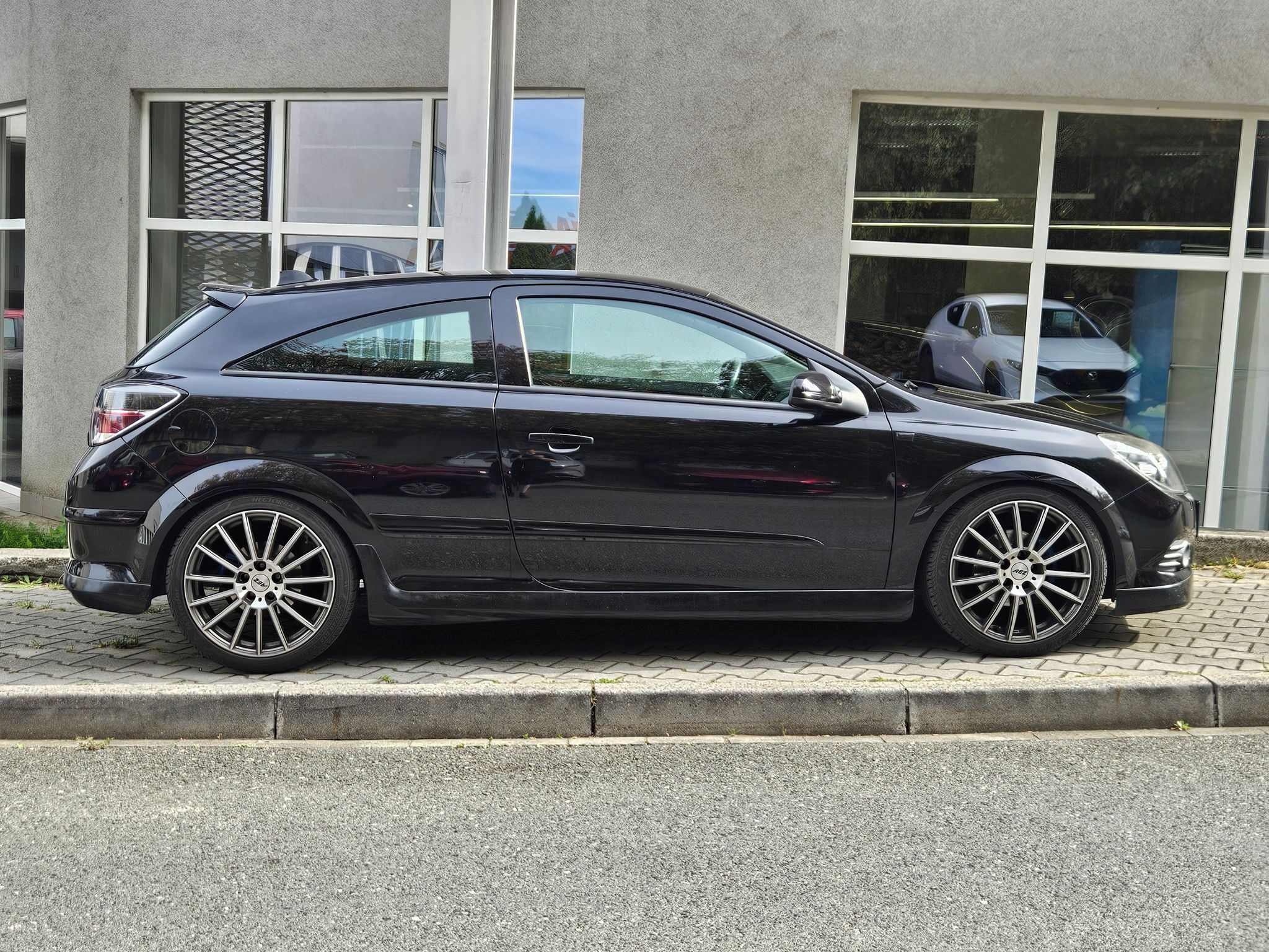 Opel Astra, 1,8 ECOTEC 103kW, 2.majitel - fotka 6