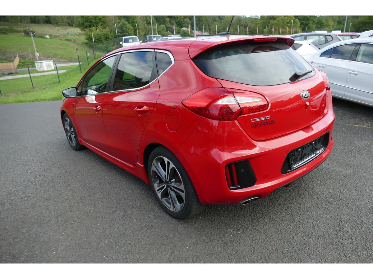 Kia Cee´d, 1,6CRDI 100KW GT-LINE - fotka 6