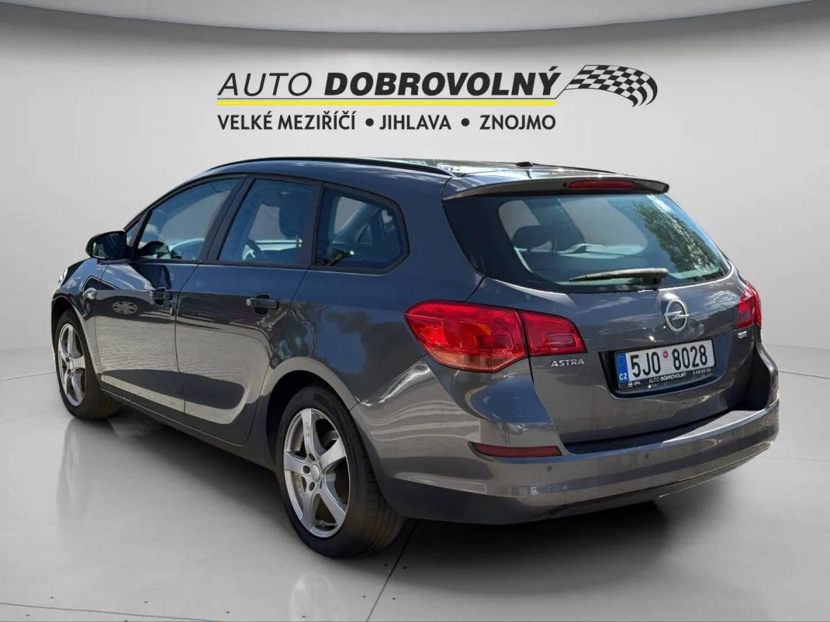 Opel Astra, J SPORTS TOURER ENJOY A17DTR M - fotka 5