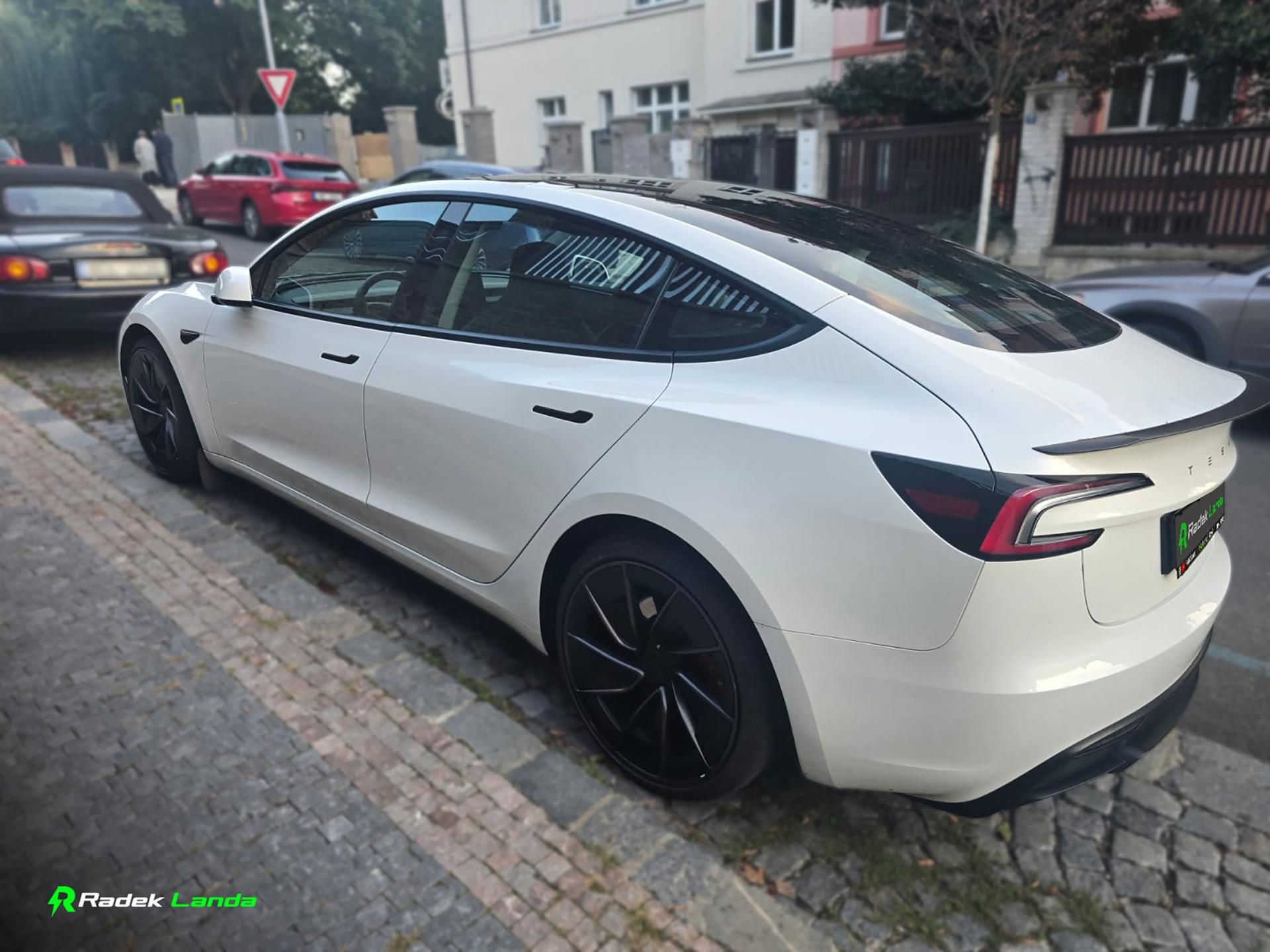 Tesla Model 3, Highland | HW4 | AMD Ryzen - fotka 5