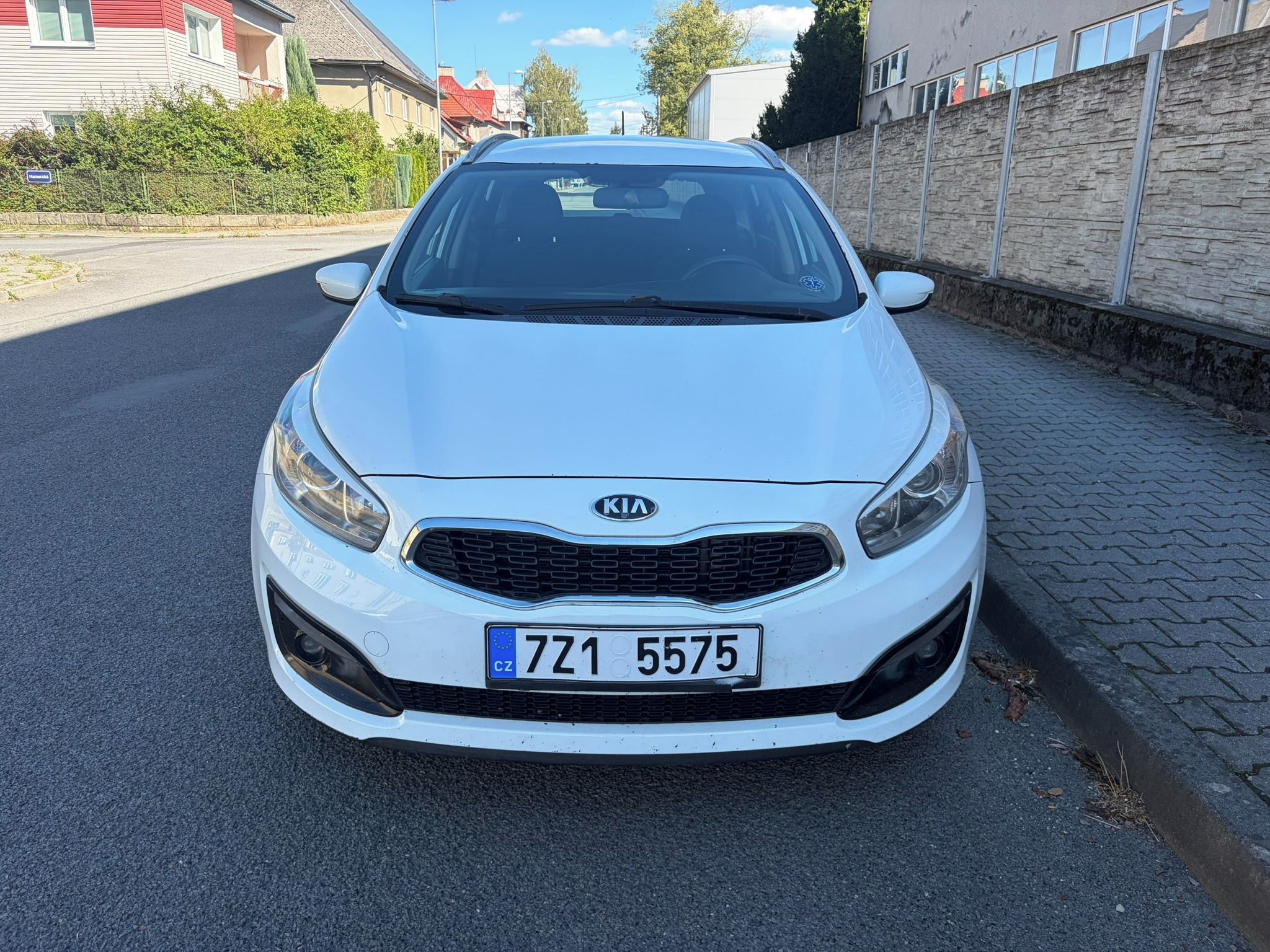 Kia Cee´d, 1.4 CRDi kombi - fotka 2