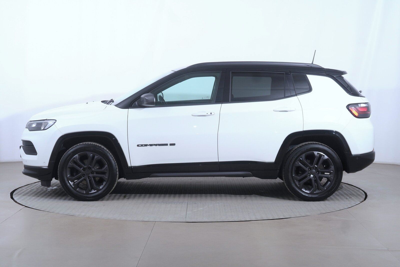 Jeep Compass, 1.3 T-GDI, Automat, Serv.kniha - fotka 3
