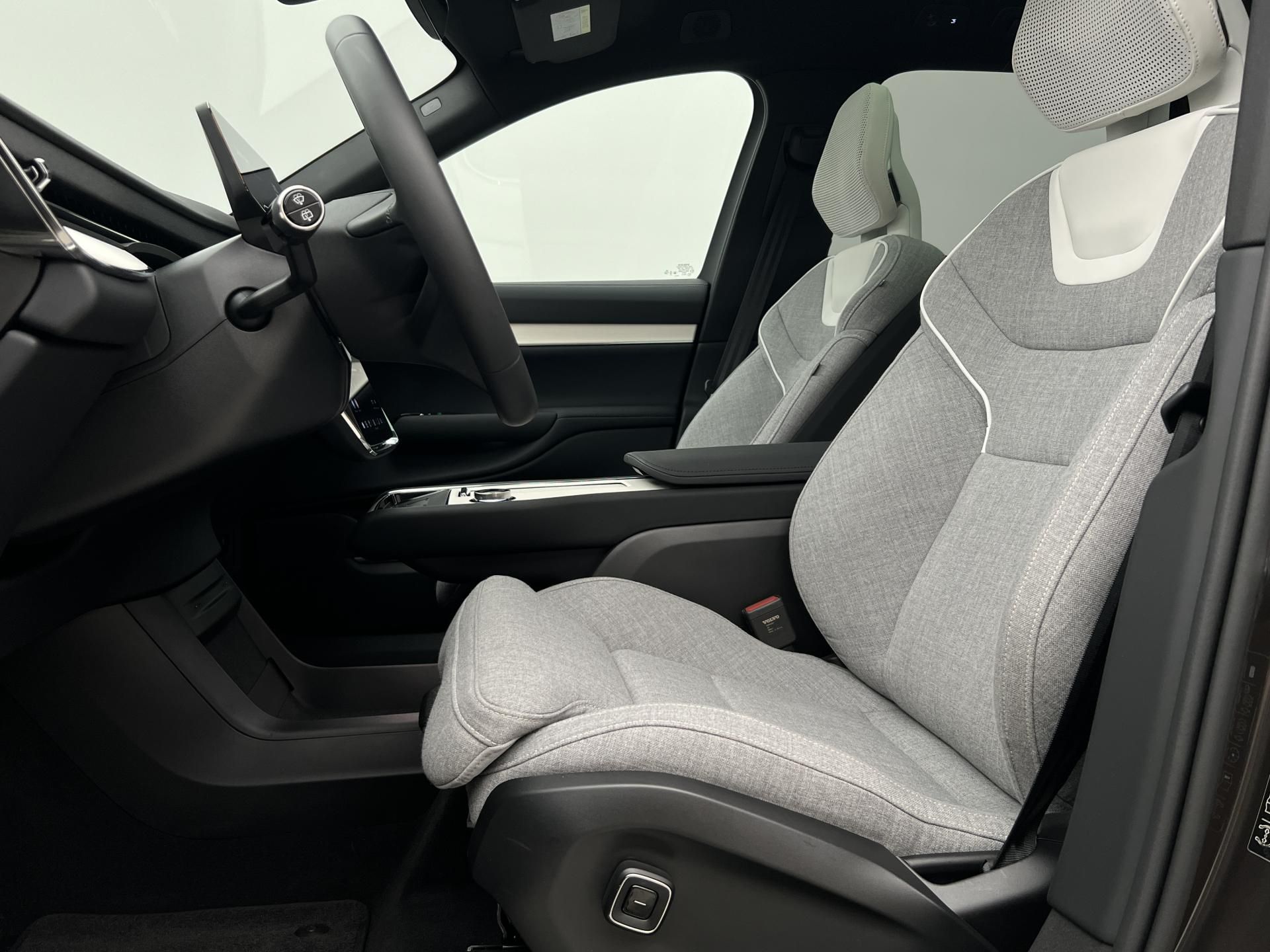Volvo EX90, AWD TWIN MOTOR RECHARGE 7 MÍST - fotka 3