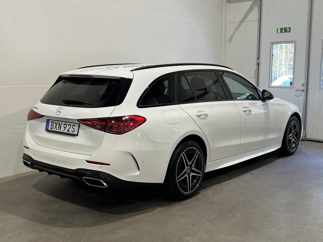 Mercedes-Benz Třídy C, 300e AMG Night Kamera Distro - fotka 3