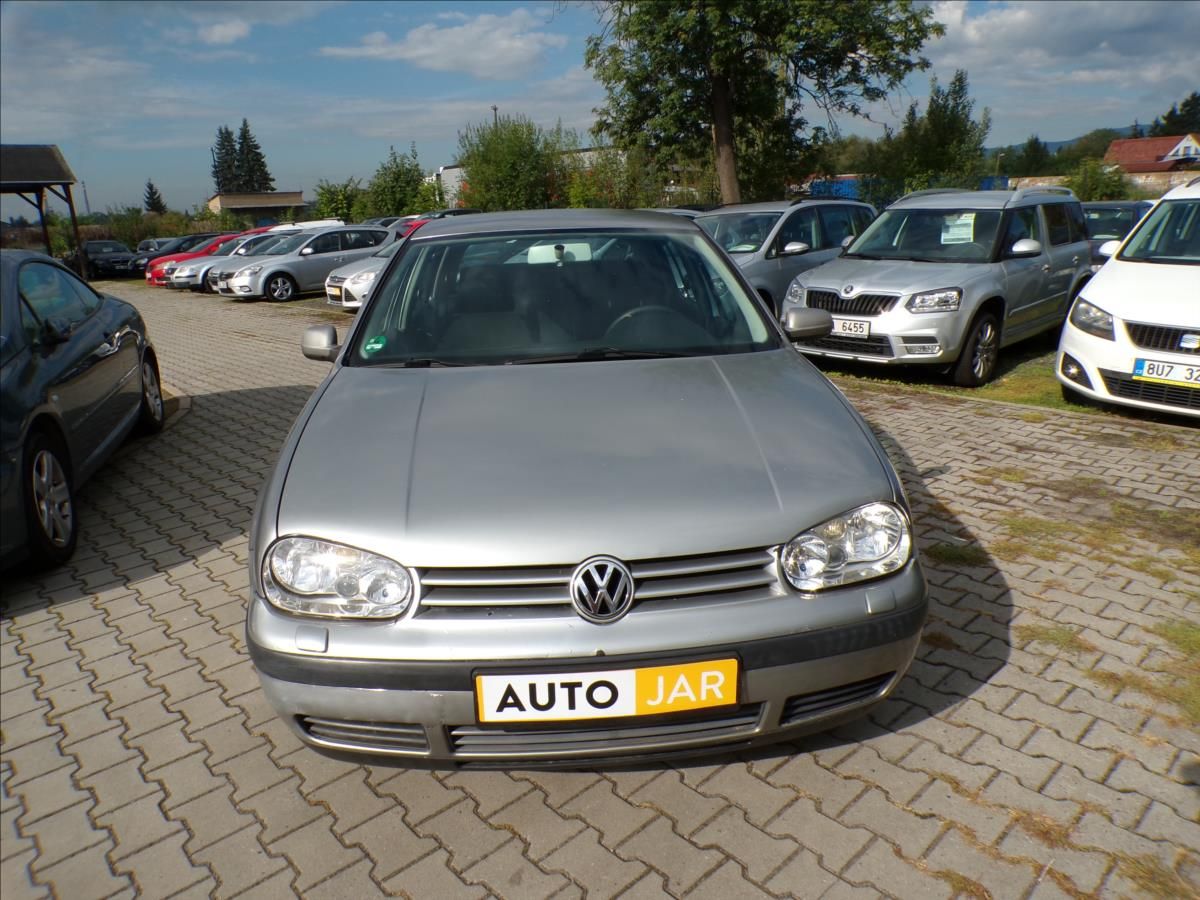 Volkswagen Golf, 1,4 16V  KLIMATIZACE - fotka 3