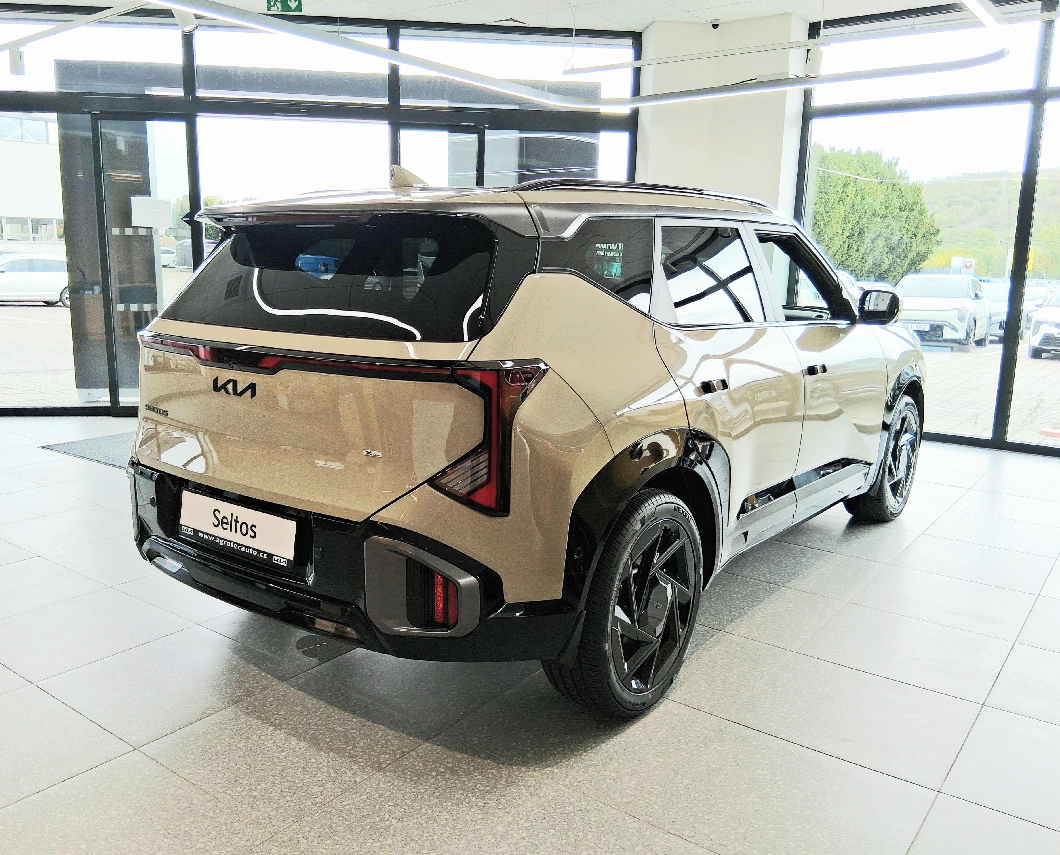 Kia Seltos - fotka 4